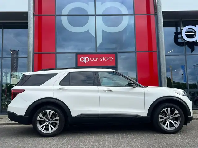 Ford Explorer view 5