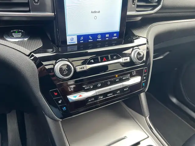 Ford Explorer view 16