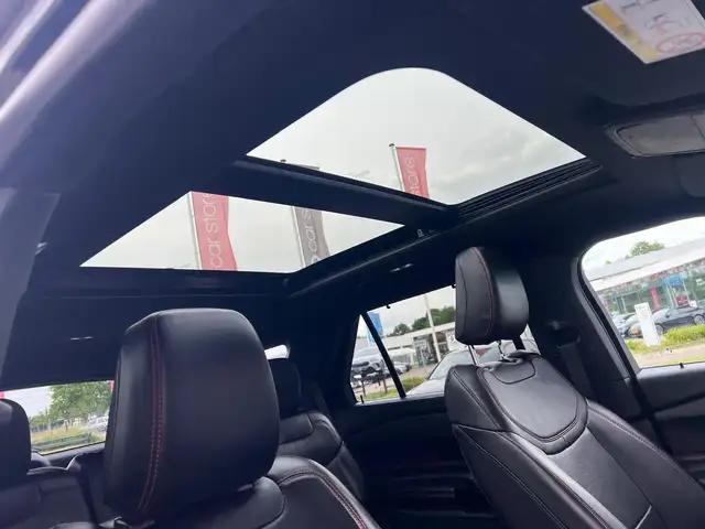 Ford Explorer view 14