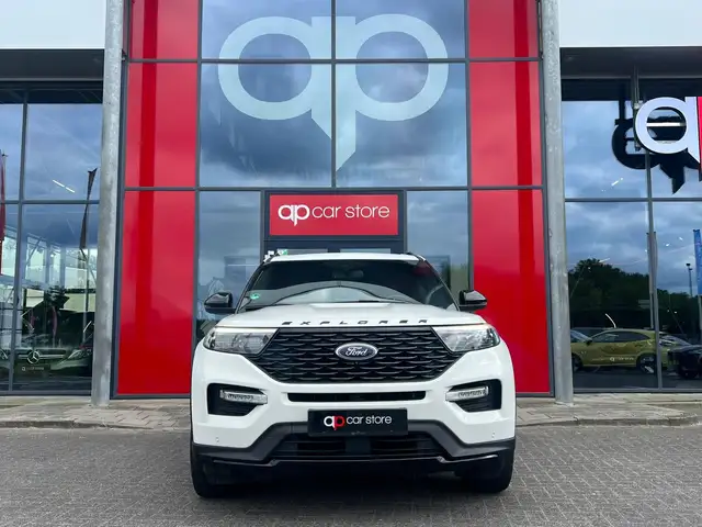 Ford Explorer view 2