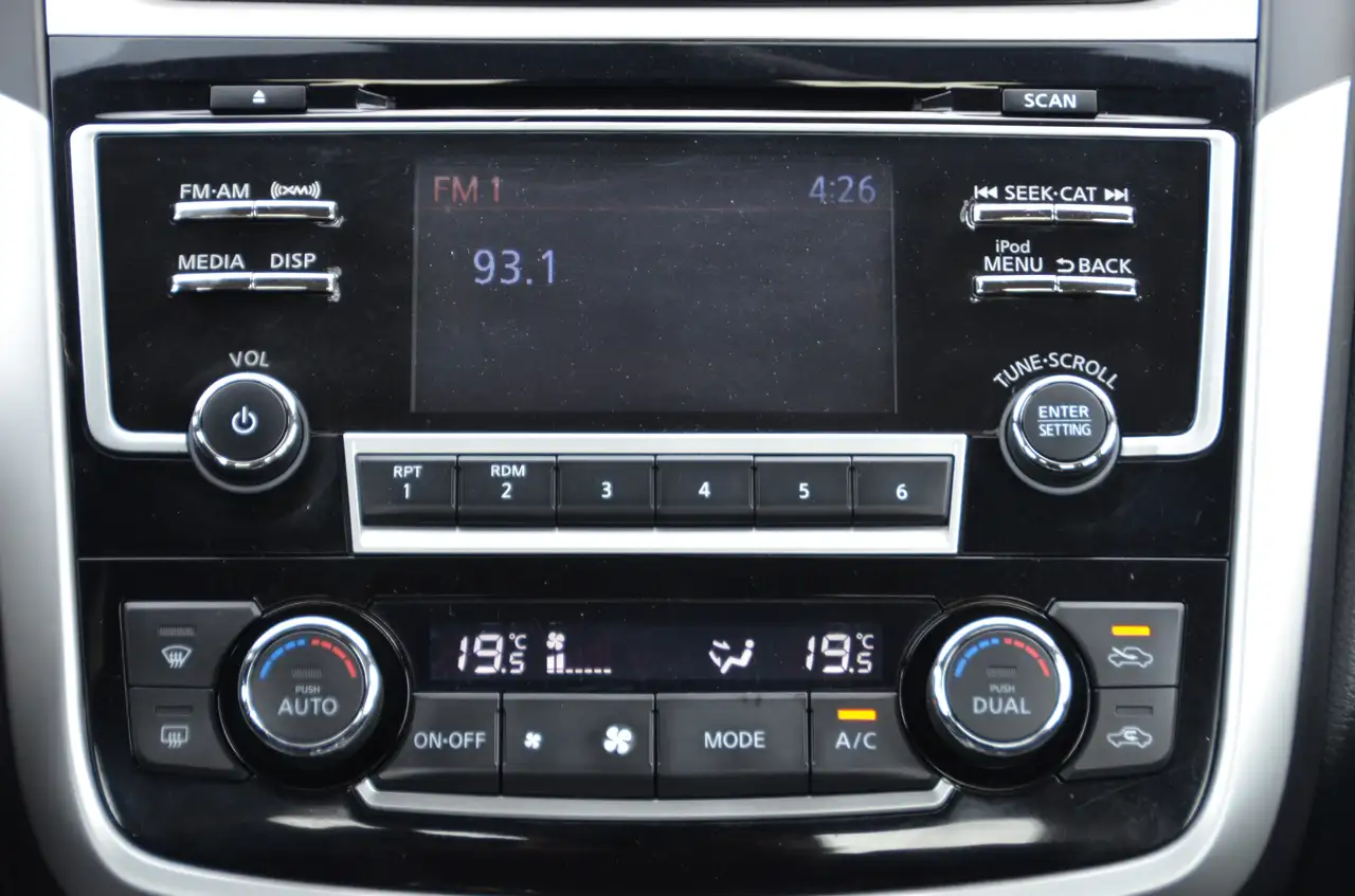 Nissan Altima снимка Nissan Altima