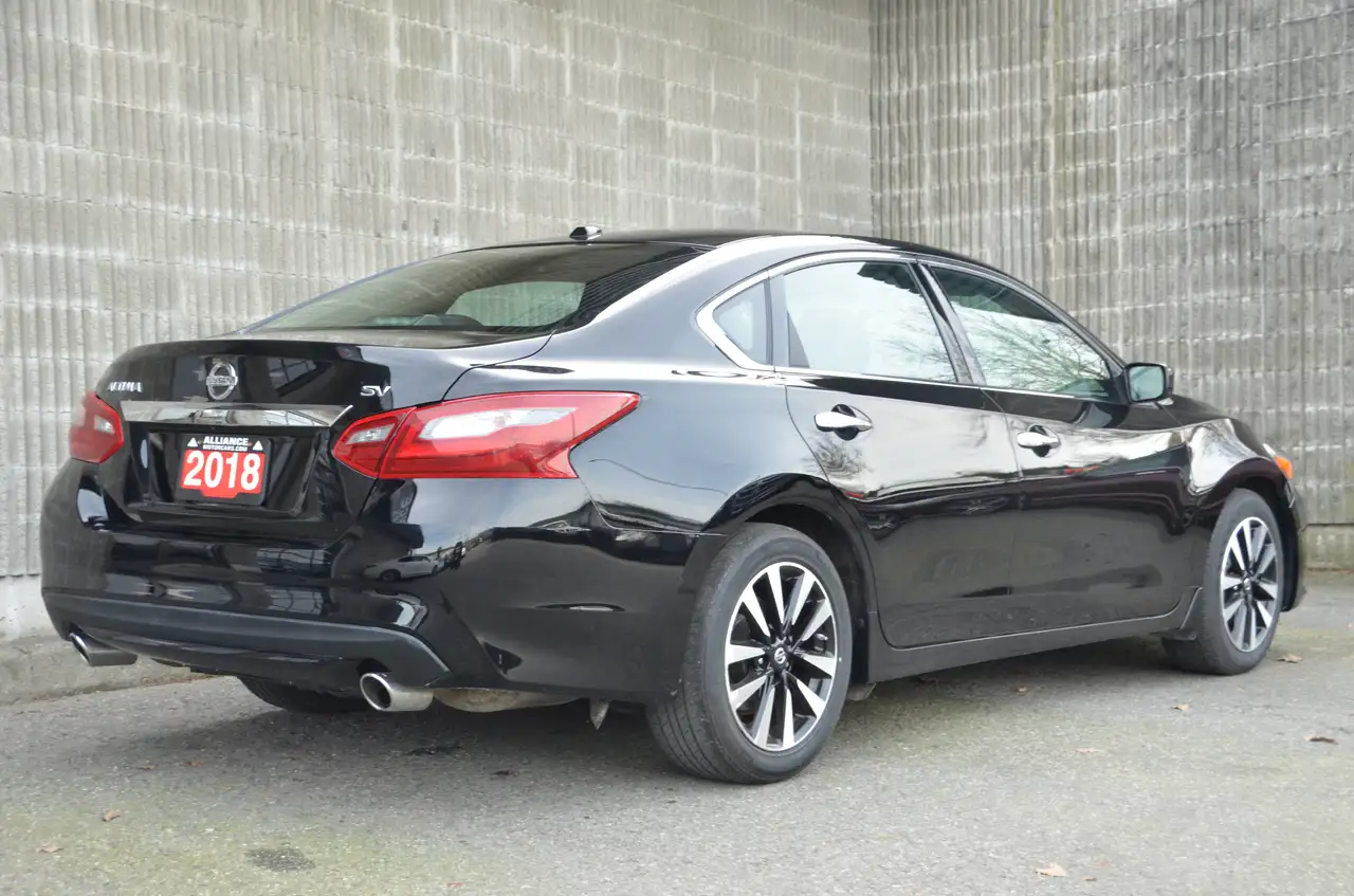 Nissan Altima снимка Nissan Altima