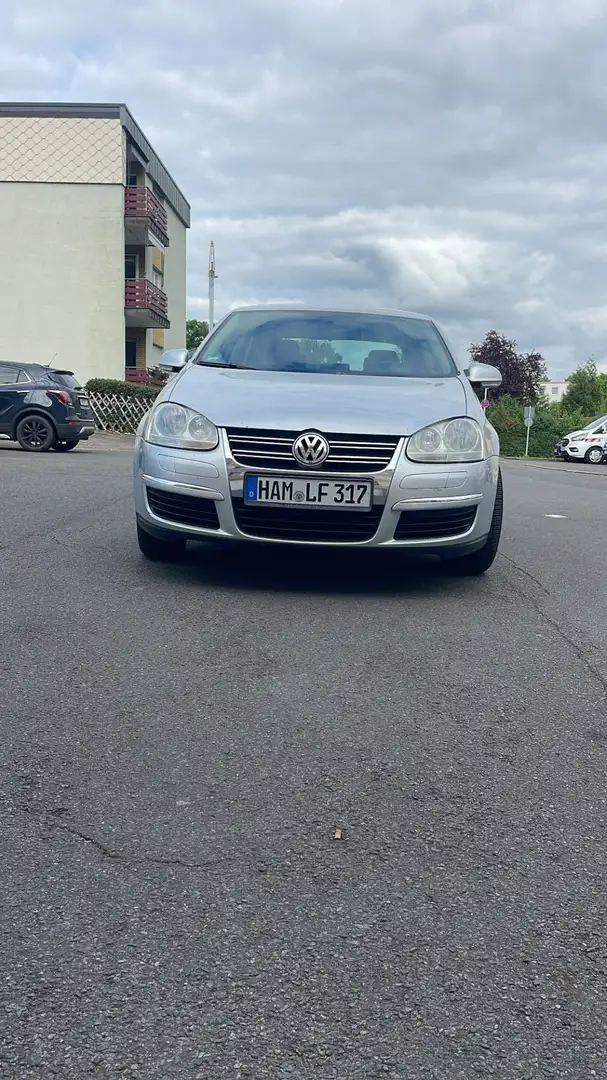 Volkswagen Jetta 2.0 FSI Comfortline - 1