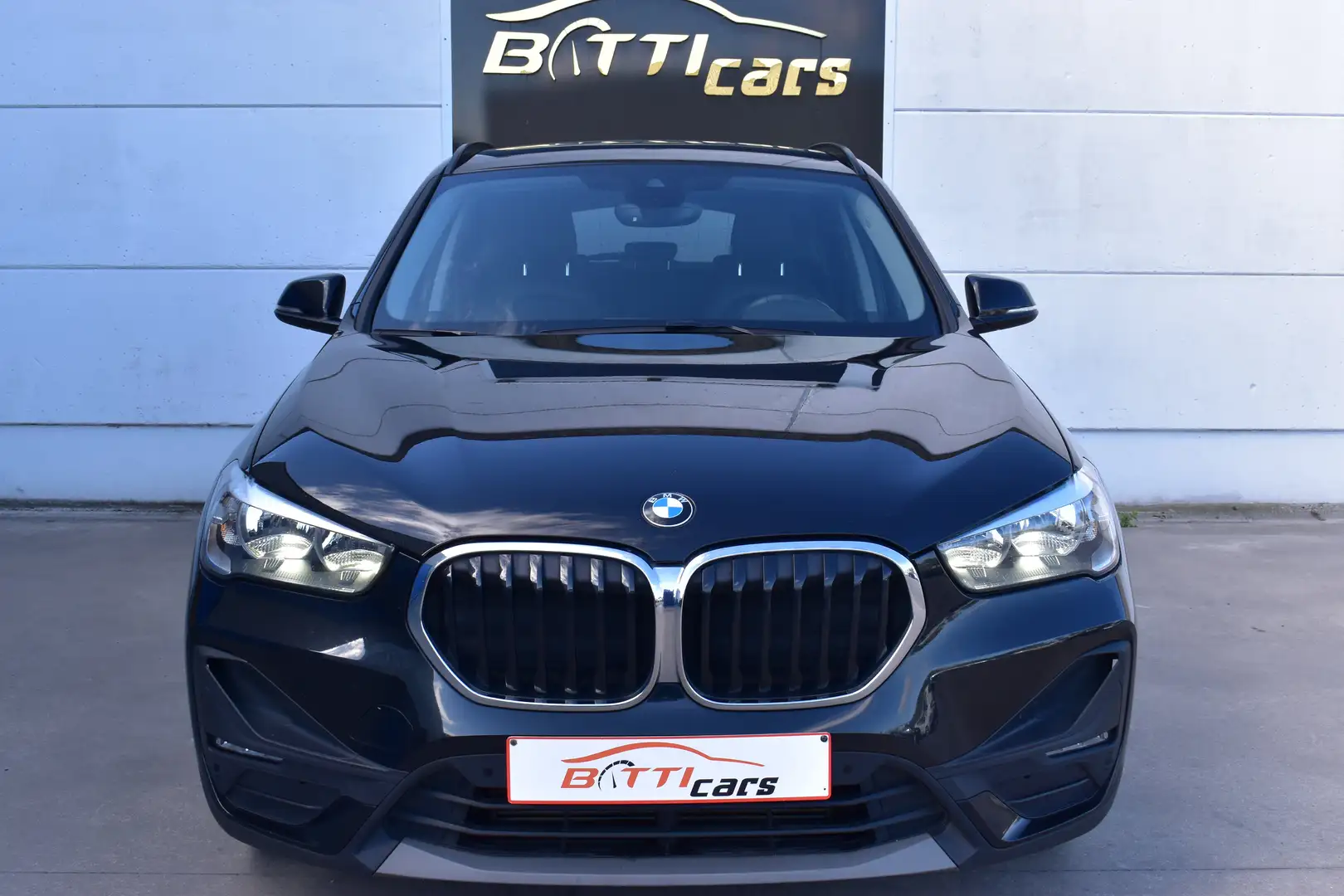 BMW X1 VERKOCHT/VENDUE* sDrive20dA* Airco* Navi* Camera* Noir - 2