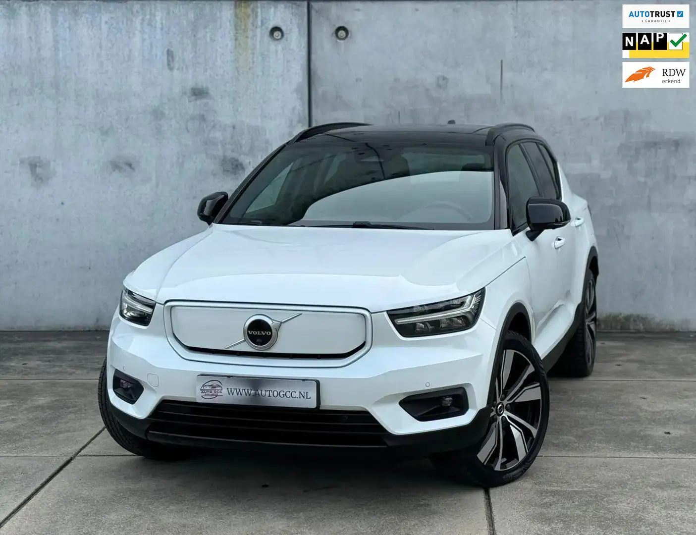 Volvo XC40 Recharge P8 AWD R-Design PANO NAP 408PK AUTOMAAT Blanc - 1