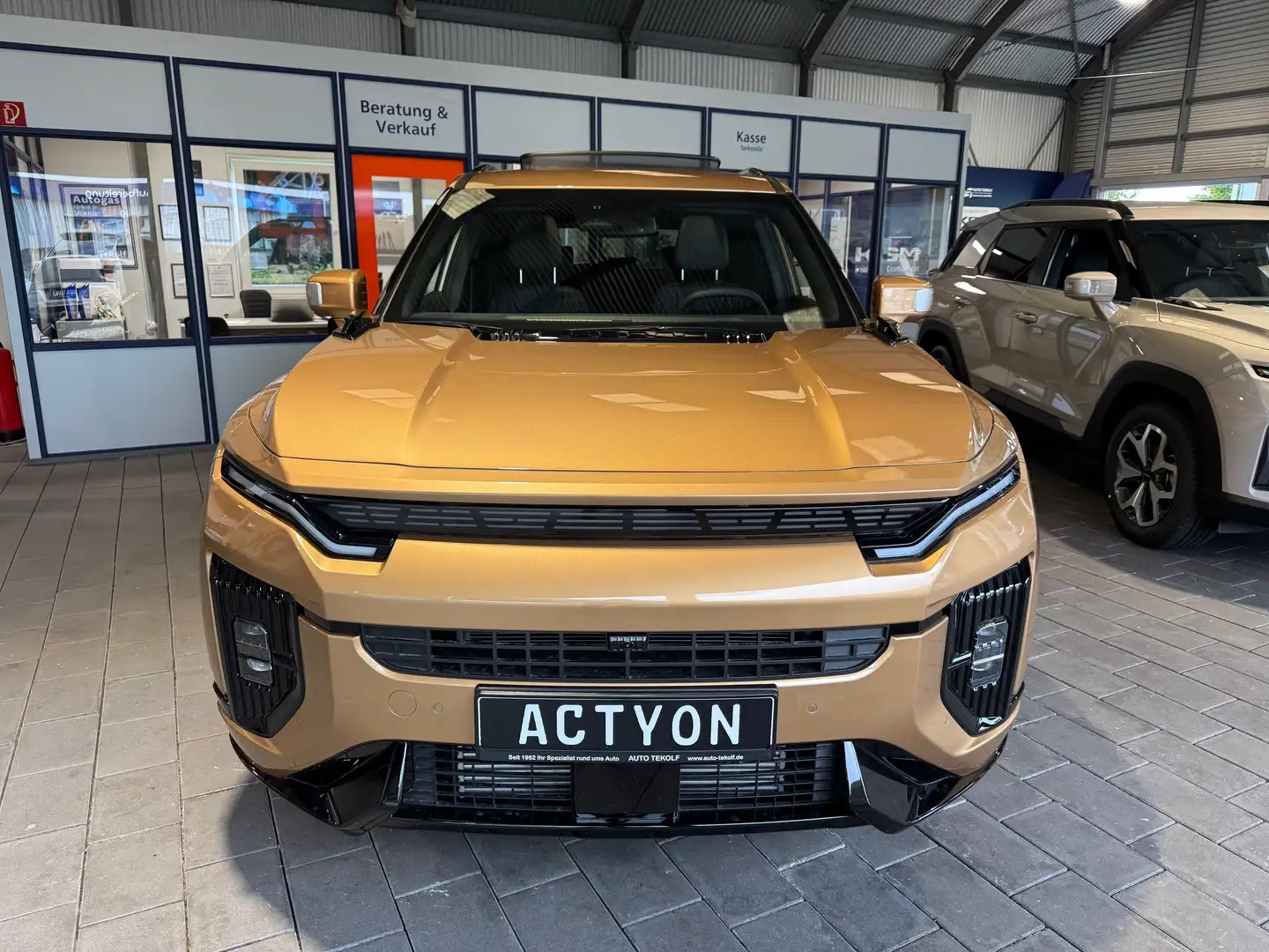 KGM Actyon LUX inkluisve elektrischem Panoramadach. Oro - 2