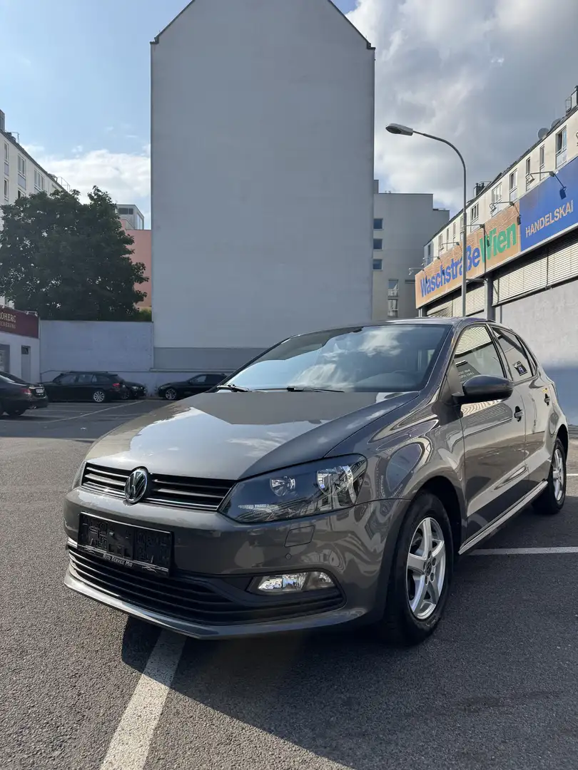 Volkswagen Polo Trendline 1.0 Limousine Facelift - 2
