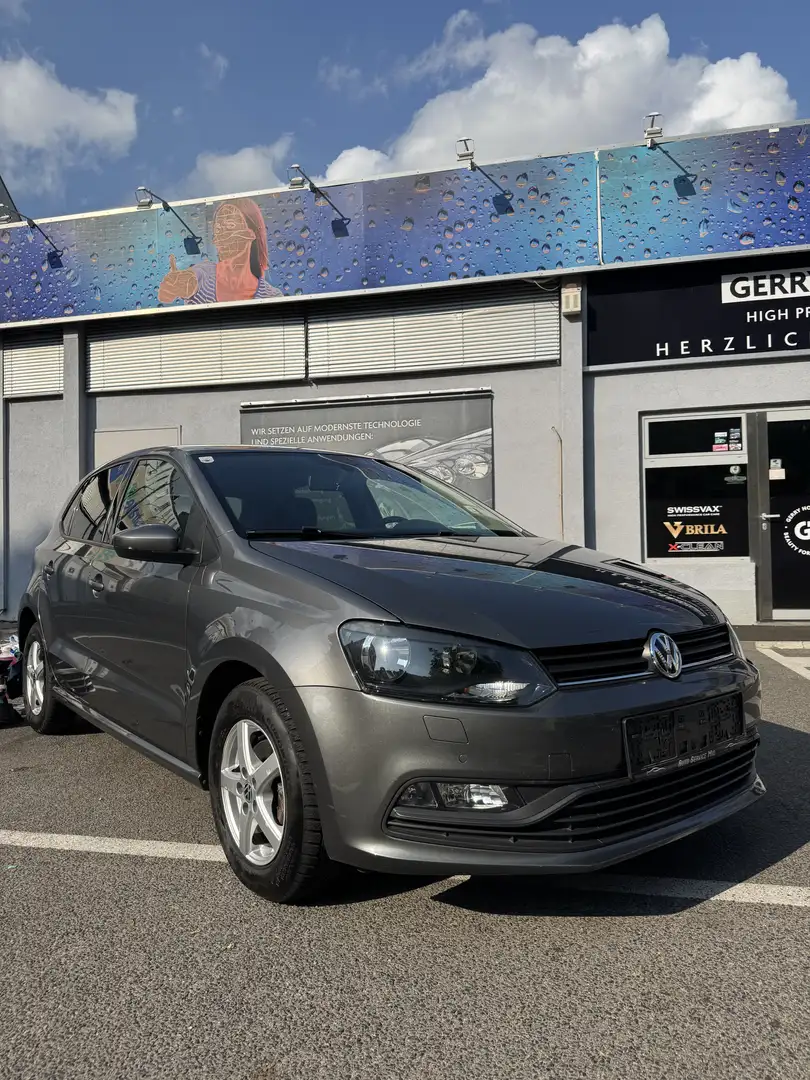 Volkswagen Polo Trendline 1.0 Limousine Facelift - 1