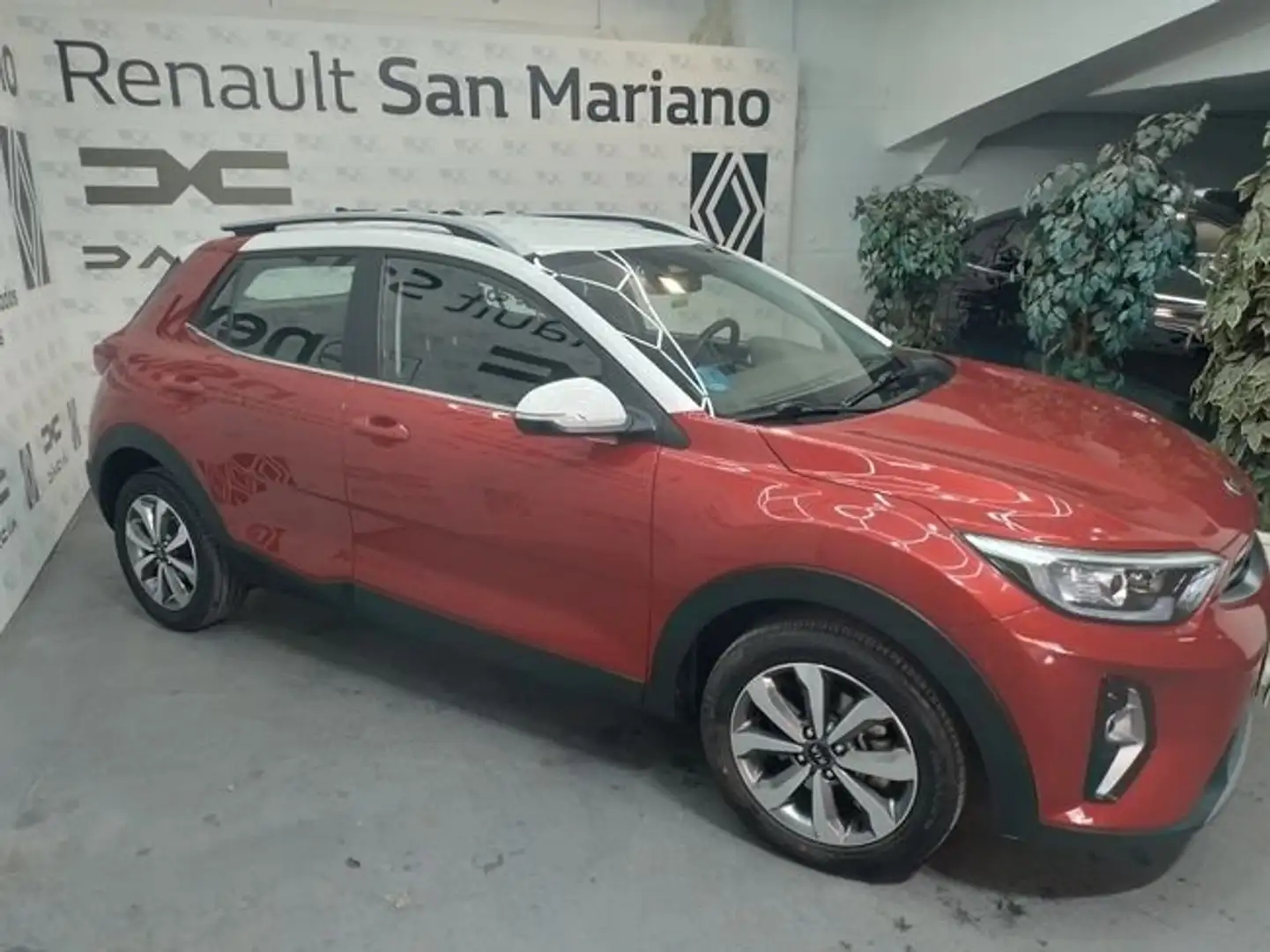 Kia Stonic Drive Rojo - 2