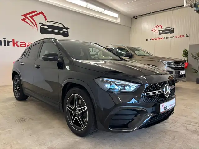 Mercedes-Benz GLA 180 AMG-Line*NAVI*PANO*HEAD-UP*LEDER*SHZ*