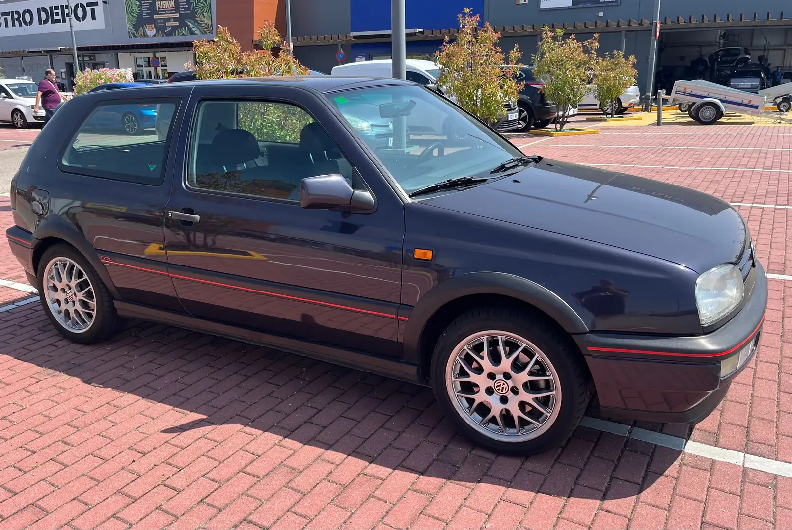 Volkswagen Golf Golf 2.0 GTi GTi Burdeos - 1