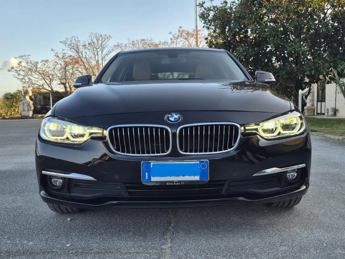 BMW 320 320d Touring Luxury auto Schwarz - 2