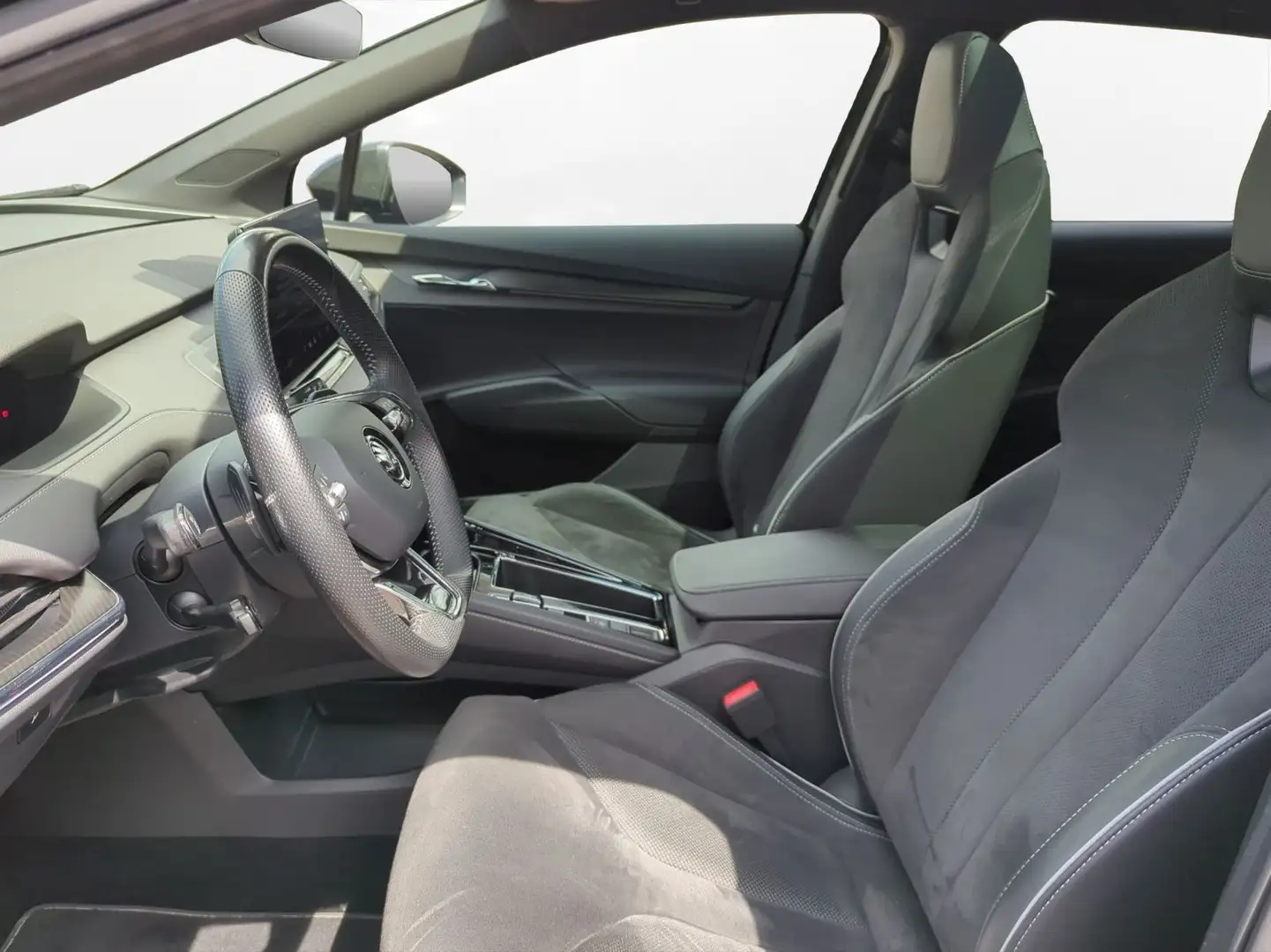 Skoda Enyaq iV 80 77kWh Sportline Pano AHK Schwarz - 2