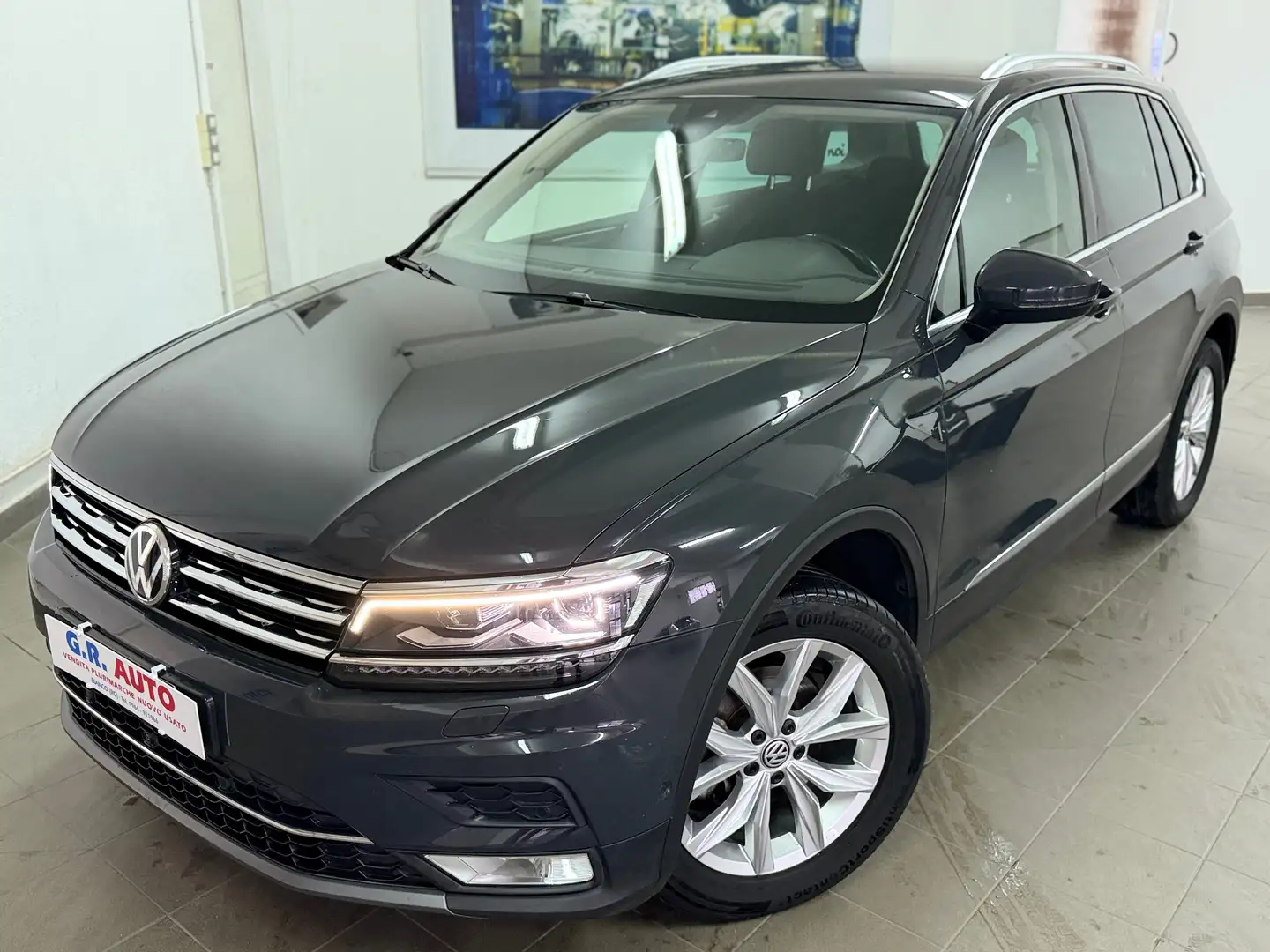 Volkswagen Tiguan Tiguan 2.0 tdi Executive 4motion dsg GARANZIA Grigio - 1