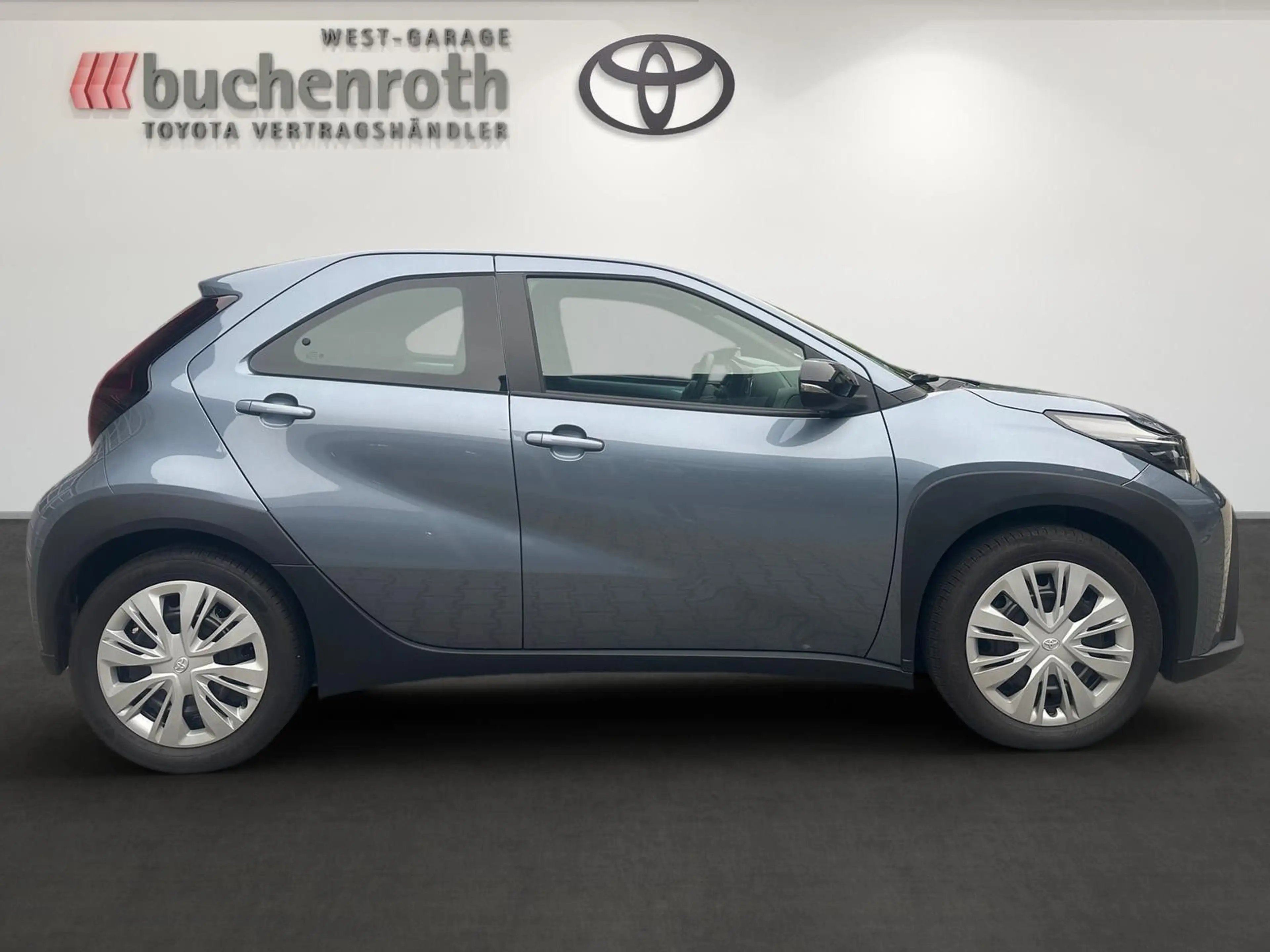 Toyota Aygo X Hybrid Pure +AppleCarplay/AndroidAuto — photo 4