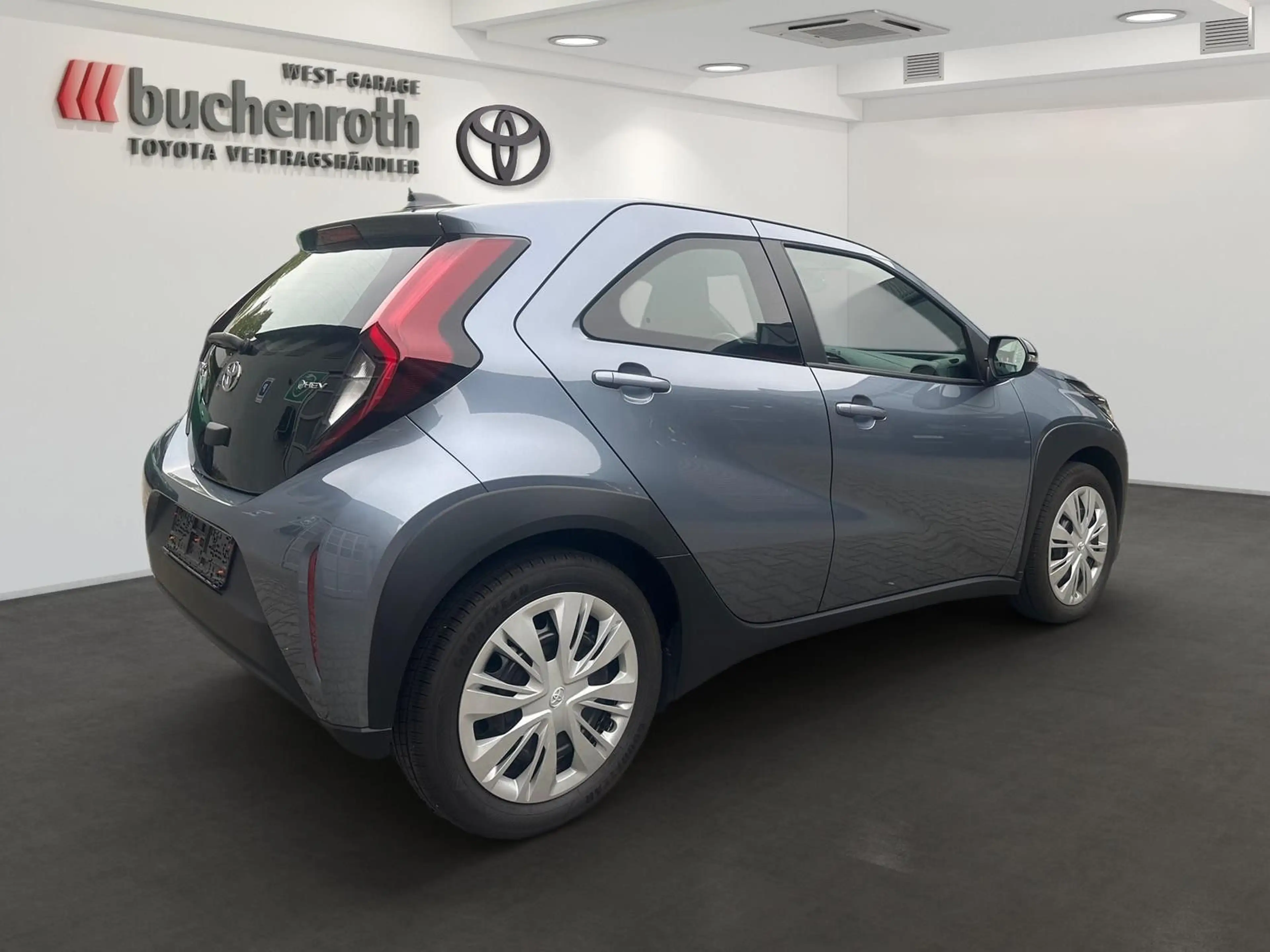 Toyota Aygo X Hybrid Pure +AppleCarplay/AndroidAuto — photo 5