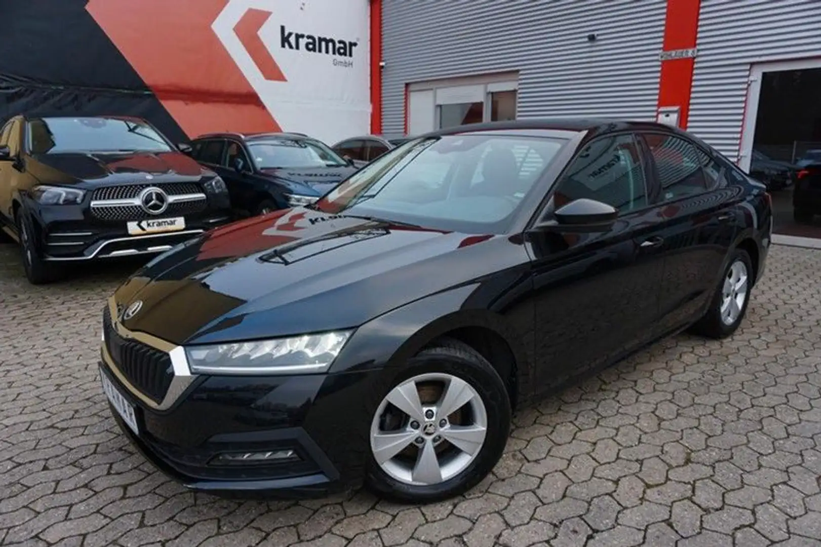 Skoda Octavia 2.0 TDI Active Plus Led Schwarz - 1