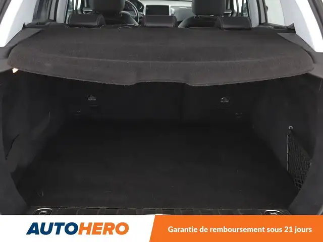 Peugeot 2008 view 17