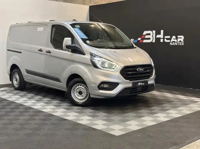 Ford Transit Custom 1ère main – TVA récupérable – Suivi Ford complet – Galerie de toit pliable