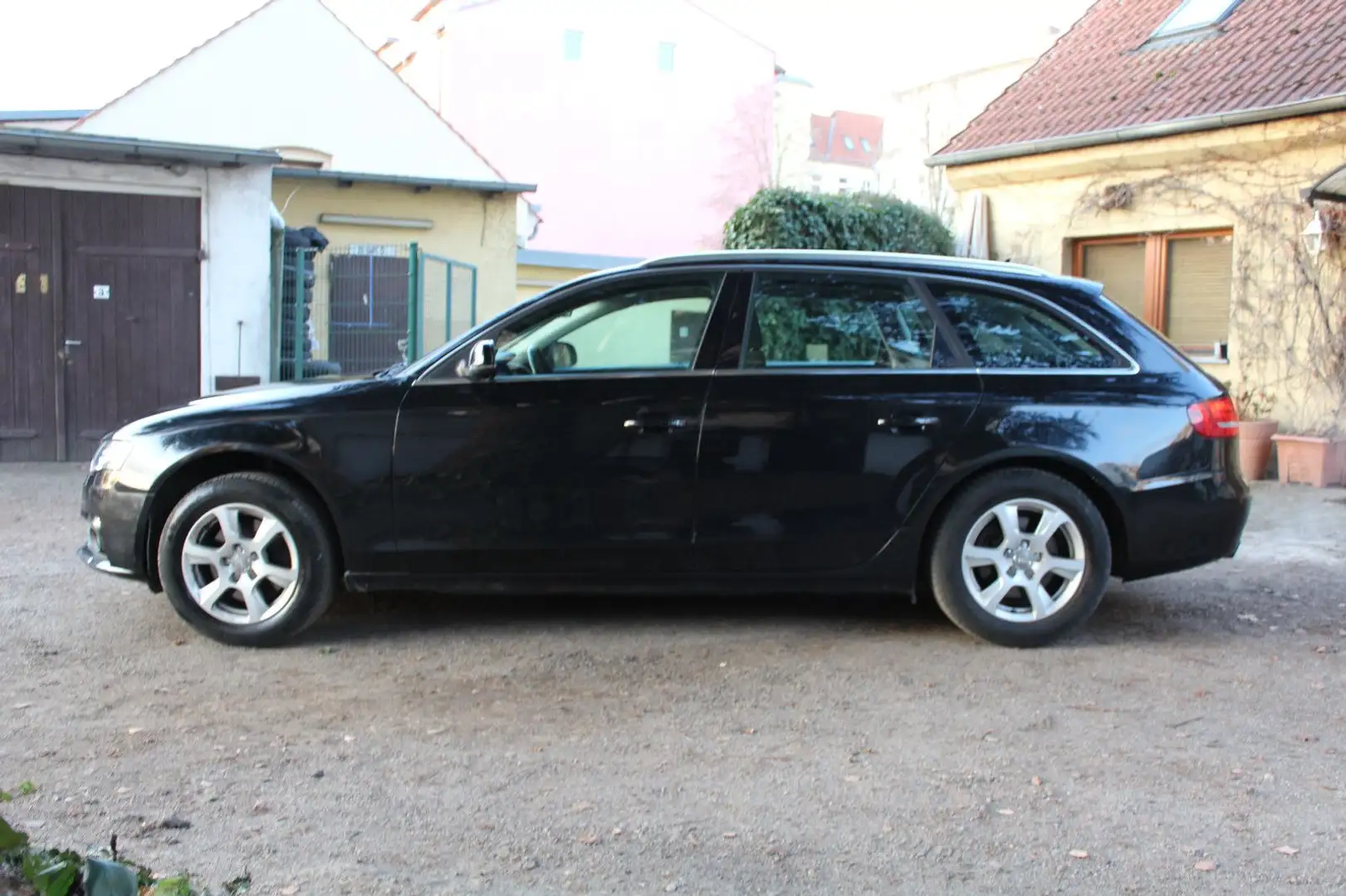Audi A4 Avant Attraction*TÜV 2027* Schwarz - 2