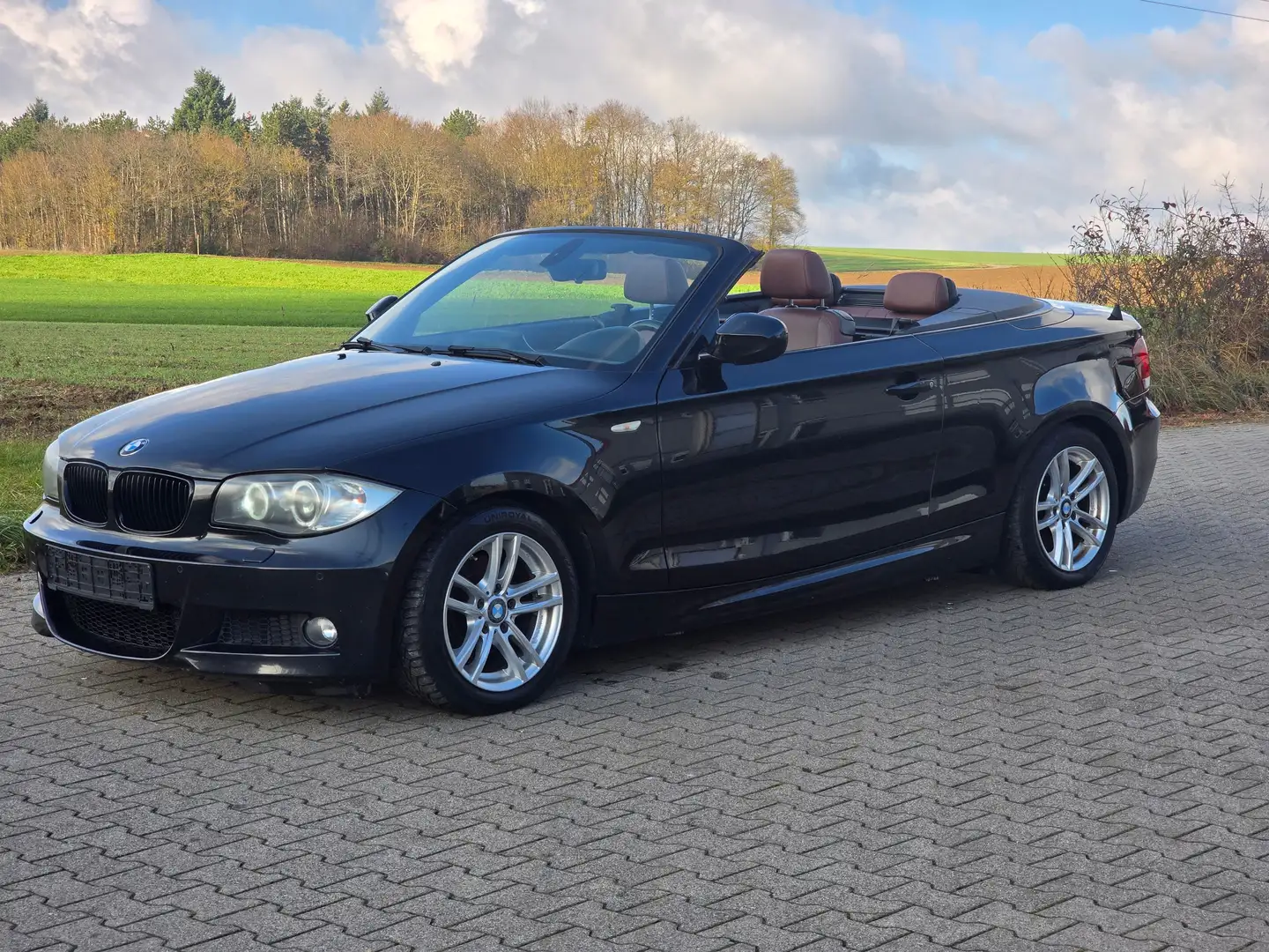 BMW 118 118i Zwart - 1