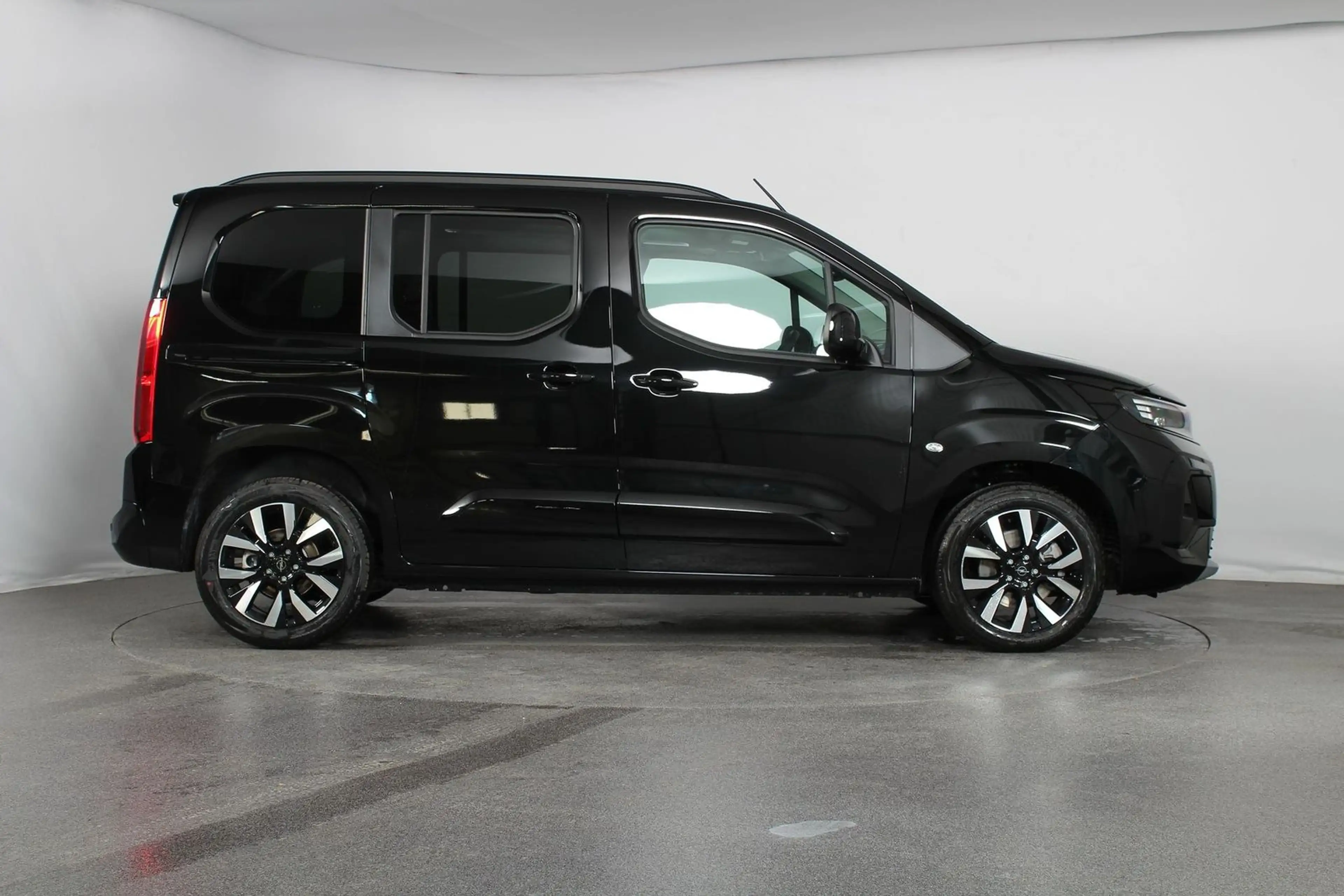 Opel Combo Life GS Stand-Hzg|AHK|RFK|PANO|Matrix|N... — photo 6