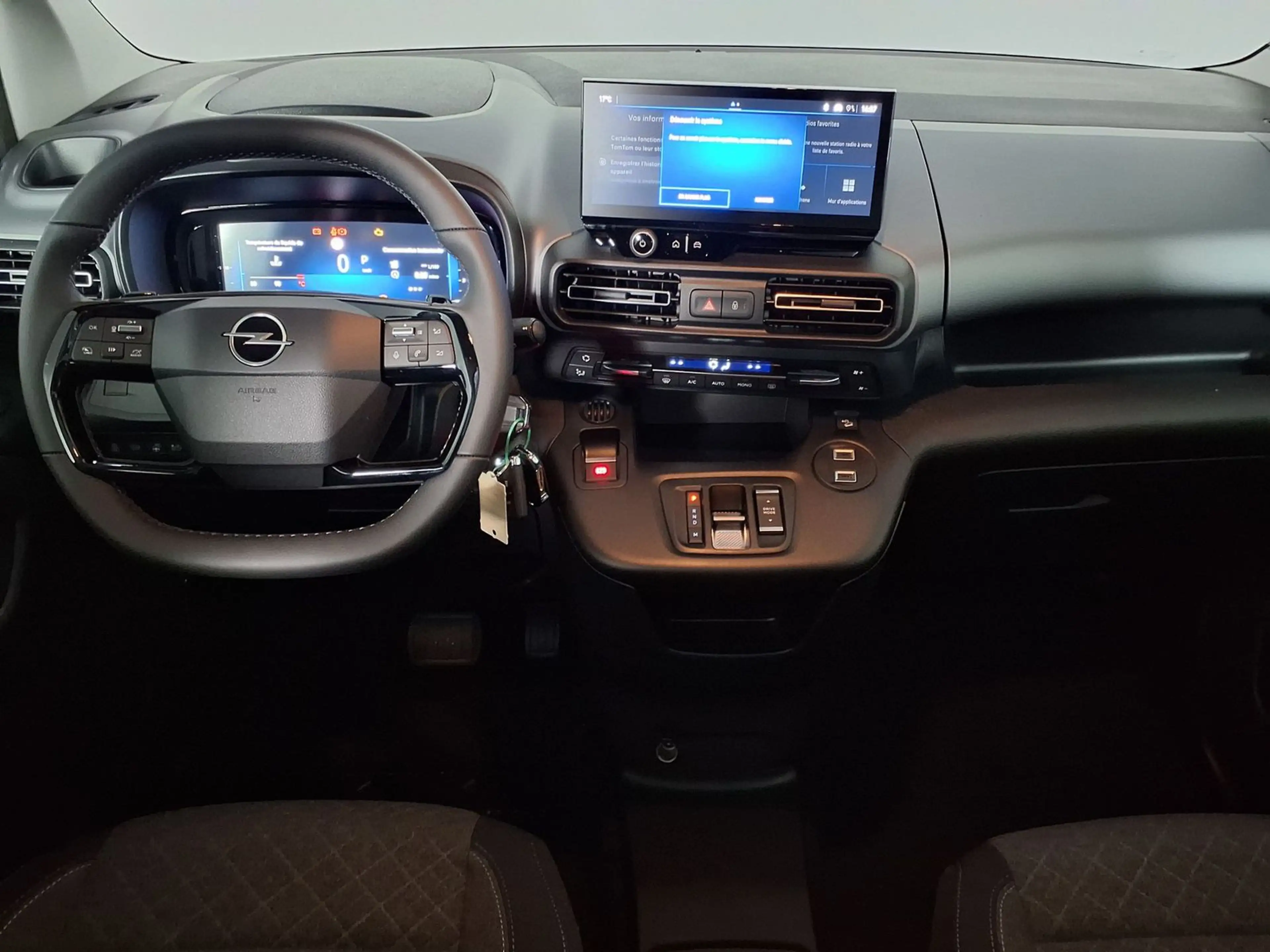 Opel Combo Life GS Stand-Hzg|AHK|RFK|PANO|Matrix|N... — photo 12