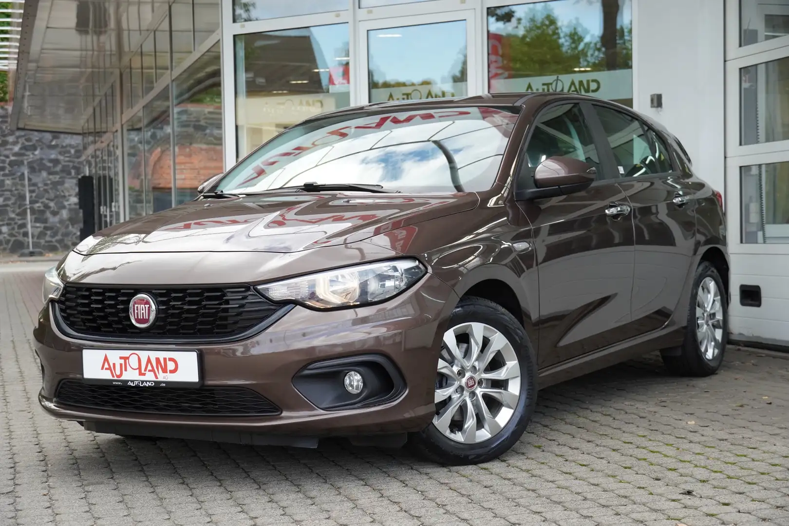 Fiat Tipo 1.4 Lounge Navi Tempomat Sitzheizung PDC Bruin - 2