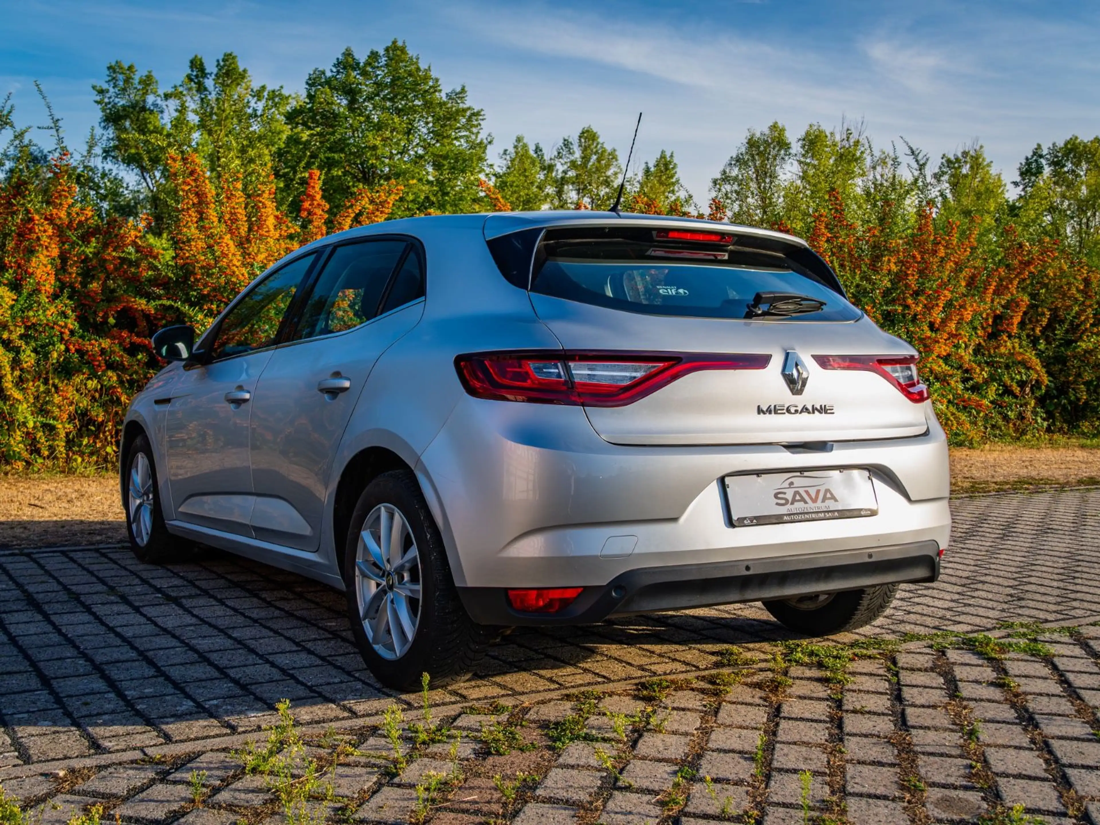 Renault Megane IV Lim. 5-trg./ TÜV NEU — photo 6