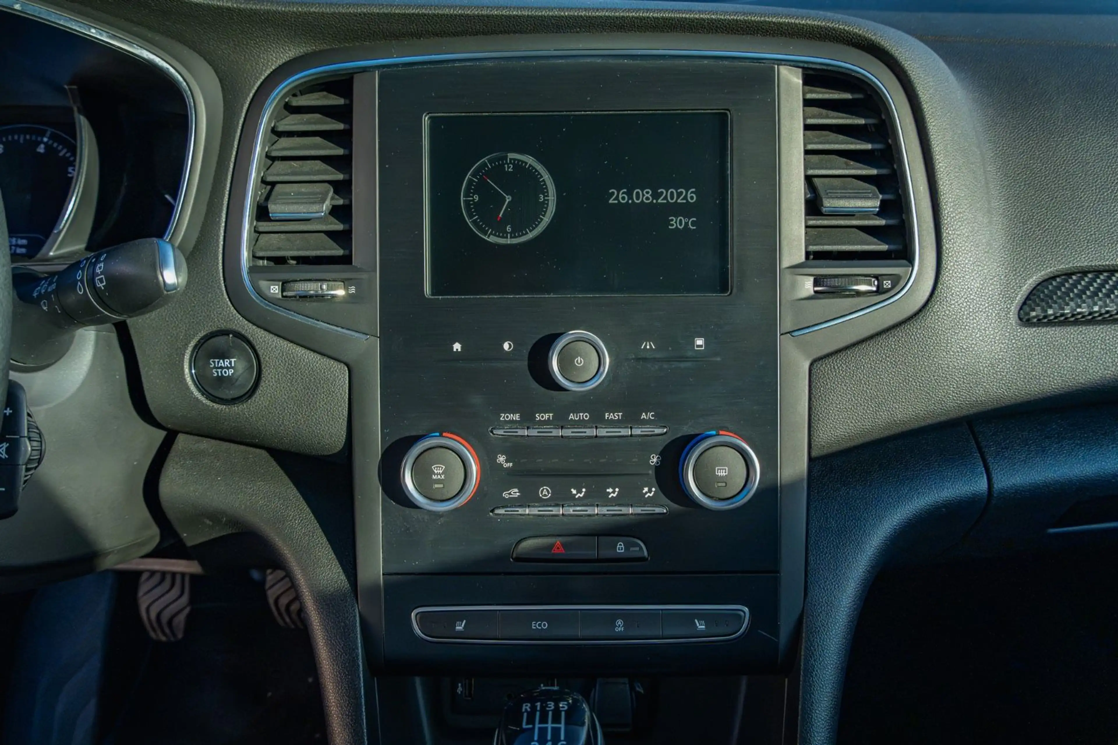 Renault Megane IV Lim. 5-trg./ TÜV NEU — photo 12