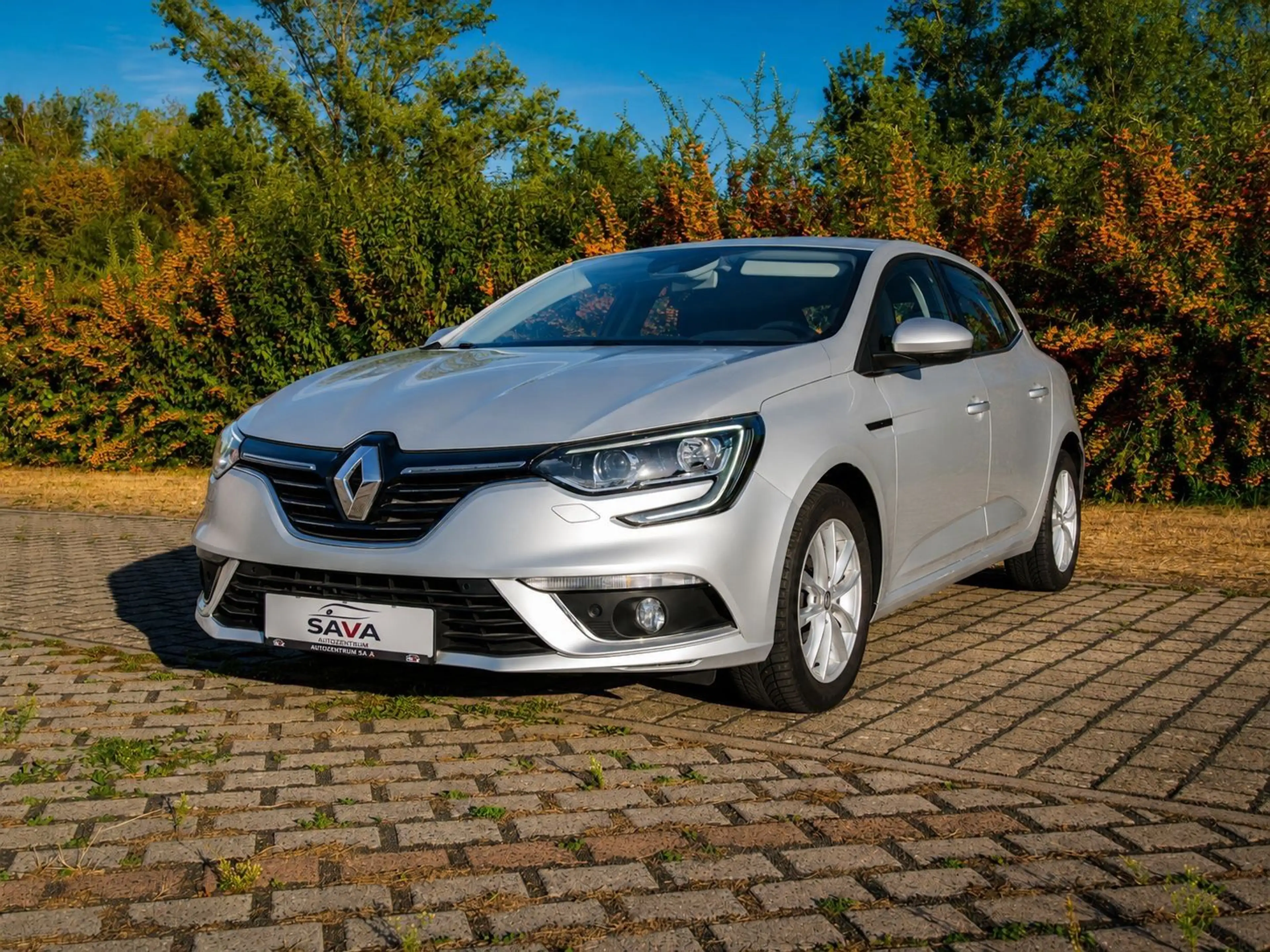 Renault Megane IV Lim. 5-trg./ TÜV NEU