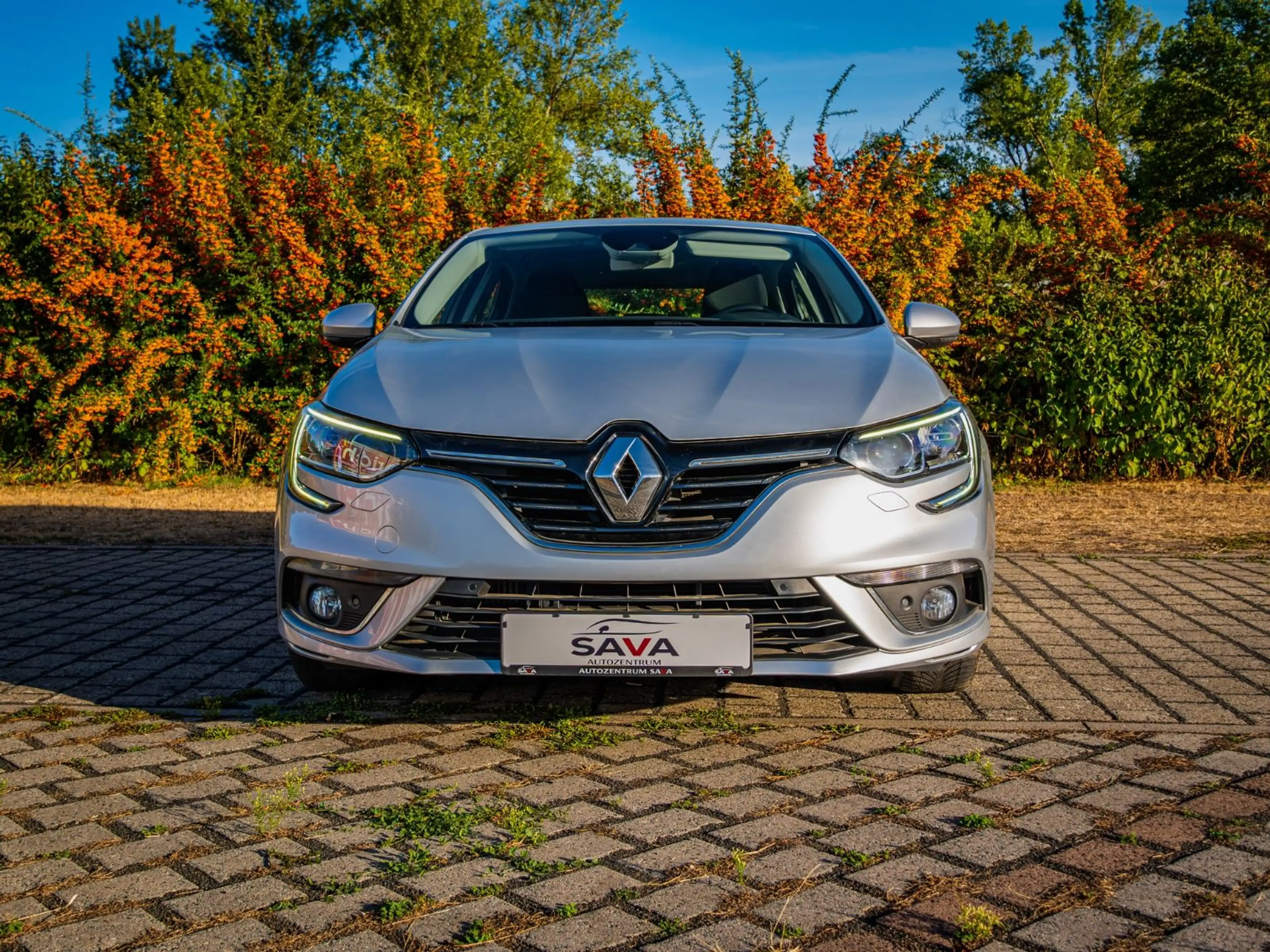 Renault Megane IV Lim. 5-trg./ TÜV NEU — photo 2