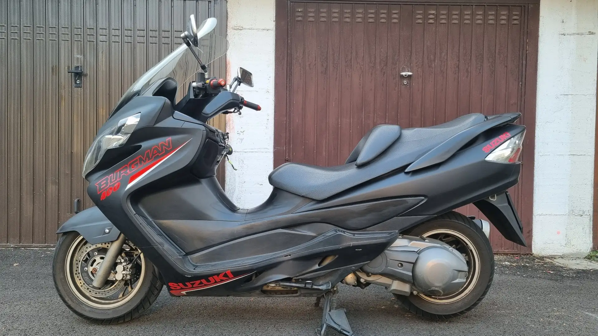 Suzuki Burgman 400 Schwarz - 1