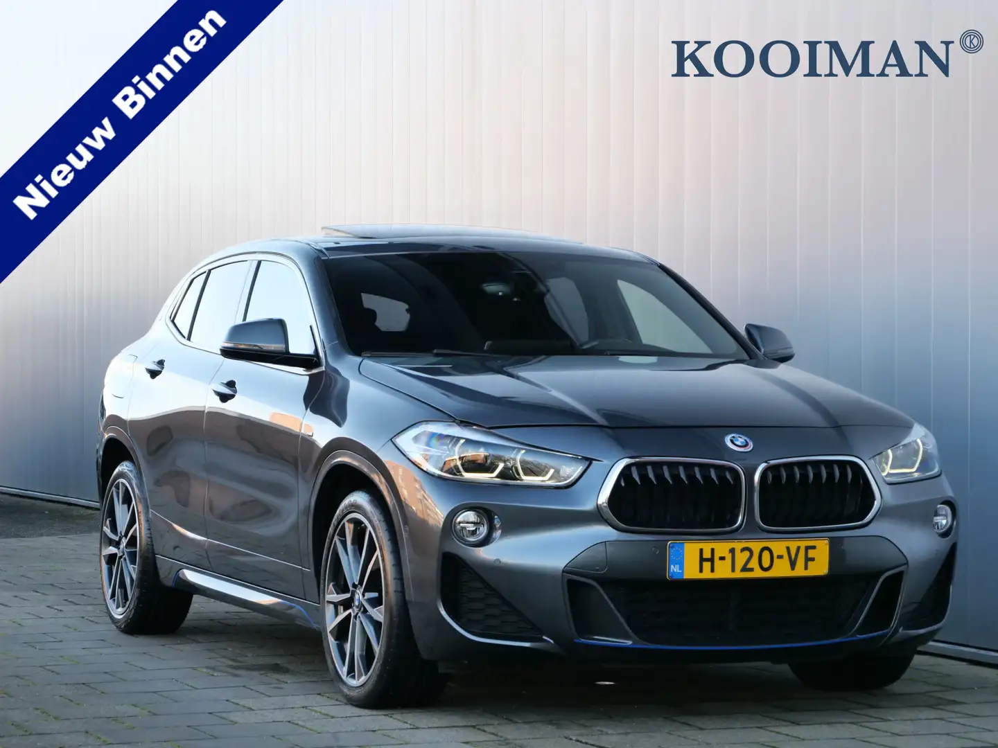 BMW X2 sDrive18i 141pk Executive Edition Automaat Trekhaa Grijs - 1