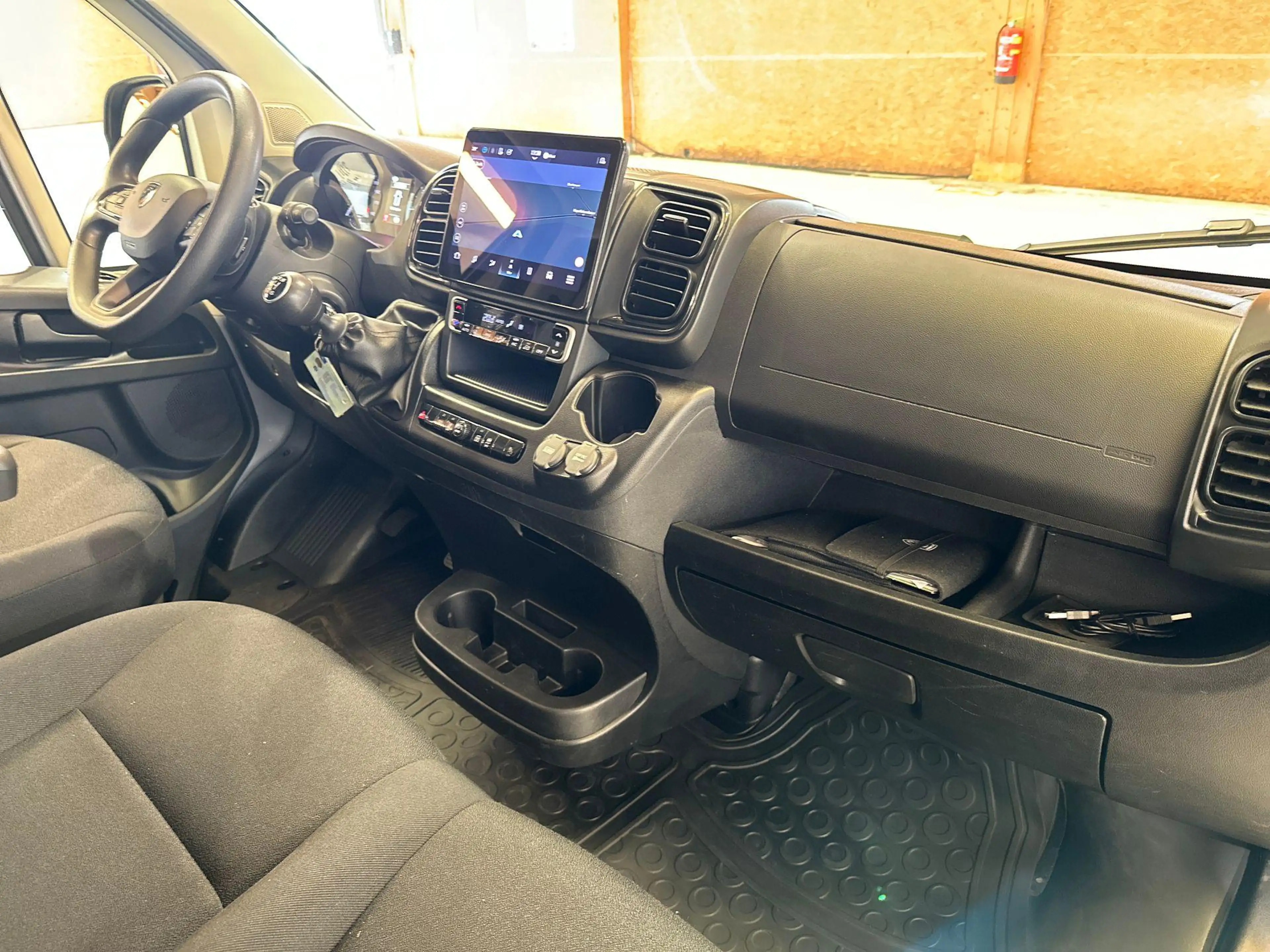 Peugeot Boxer 2.2 BlueHDi 140 S&S L2H2 3.3t | Apple Carplay/Andr — photo 13
