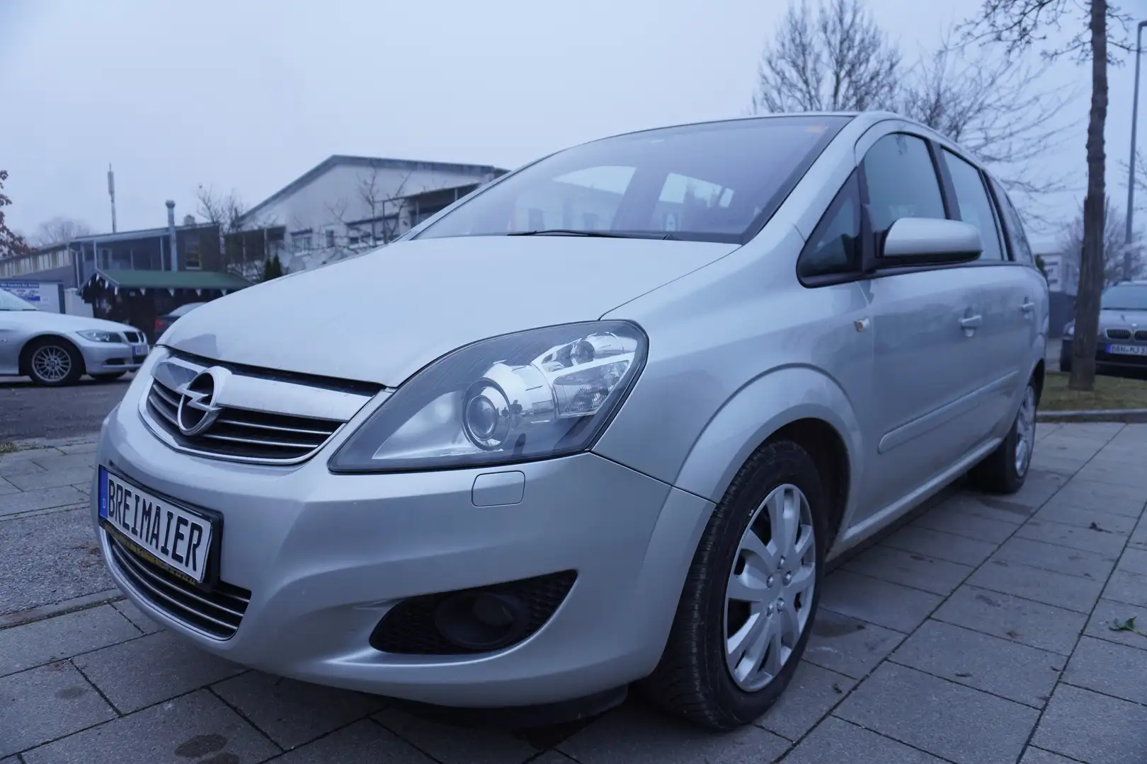 Opel Zafira Zafira 1.8 EDITION*TÜV NEU*AHK*7 SITZER*ZR GEW. Silber - 1