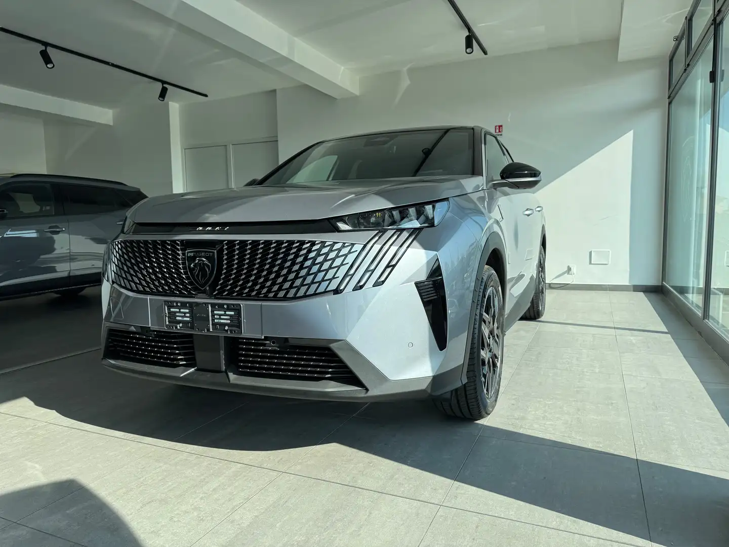 Peugeot 3008 1.2 hybrid GT-TETTO PANORAMICO-PRONTA CONSEGNA KM0 Gris - 2
