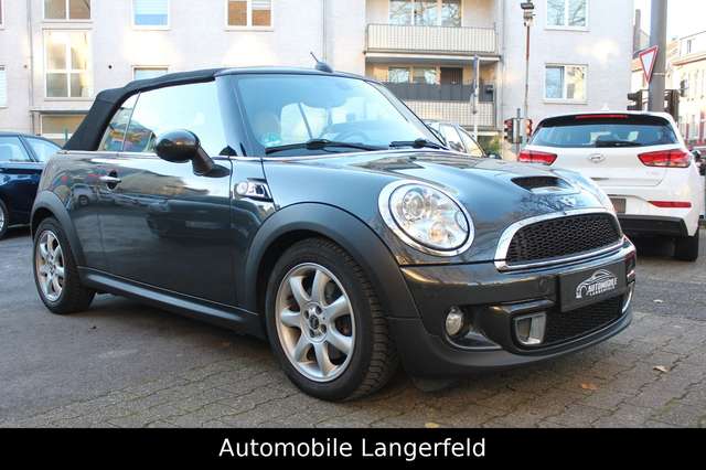 Imagine MINI Cooper S COOPER S Cabrio LEDER NAVI HARMAN-KARDON TEMPOMA