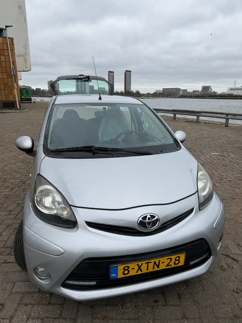 Toyota Aygo Aygo 1.0 VVT-i Dyn. Or. Zilver - 1
