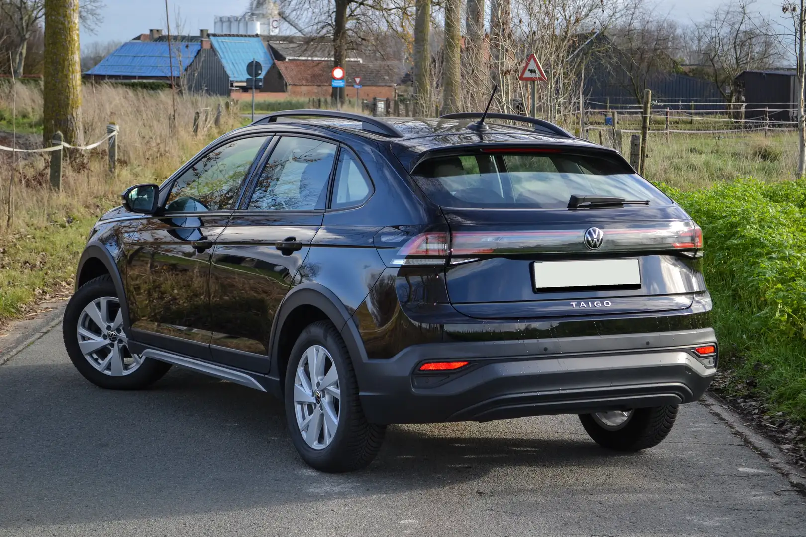 Volkswagen Taigo 1.0tsi / Benzine / MY2023 / Apple Carplay / PDC Noir - 2