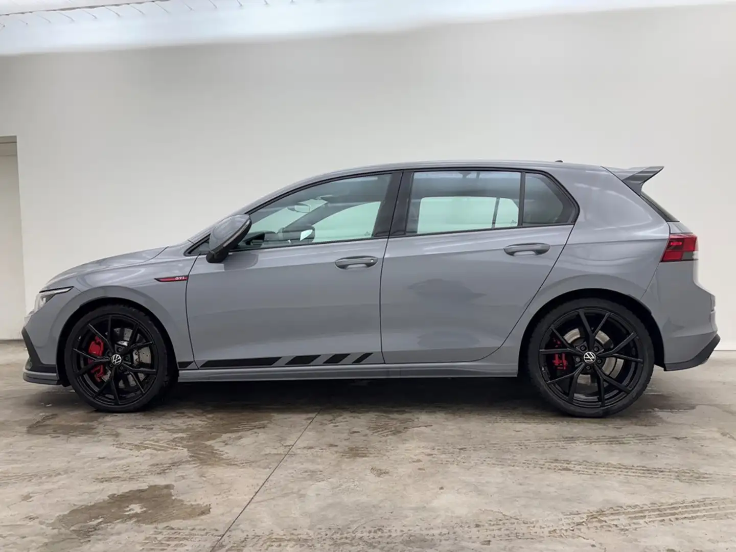 Volkswagen Golf GTI 2.0 Clubsport GPS Dig.Airco Alu19 Led Grijs - 2
