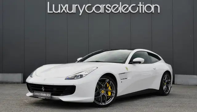 Ferrari GTC4 Lusso T *PASSENGER DISPLAY/LIFT/CERAMIC/PANO/360°*
