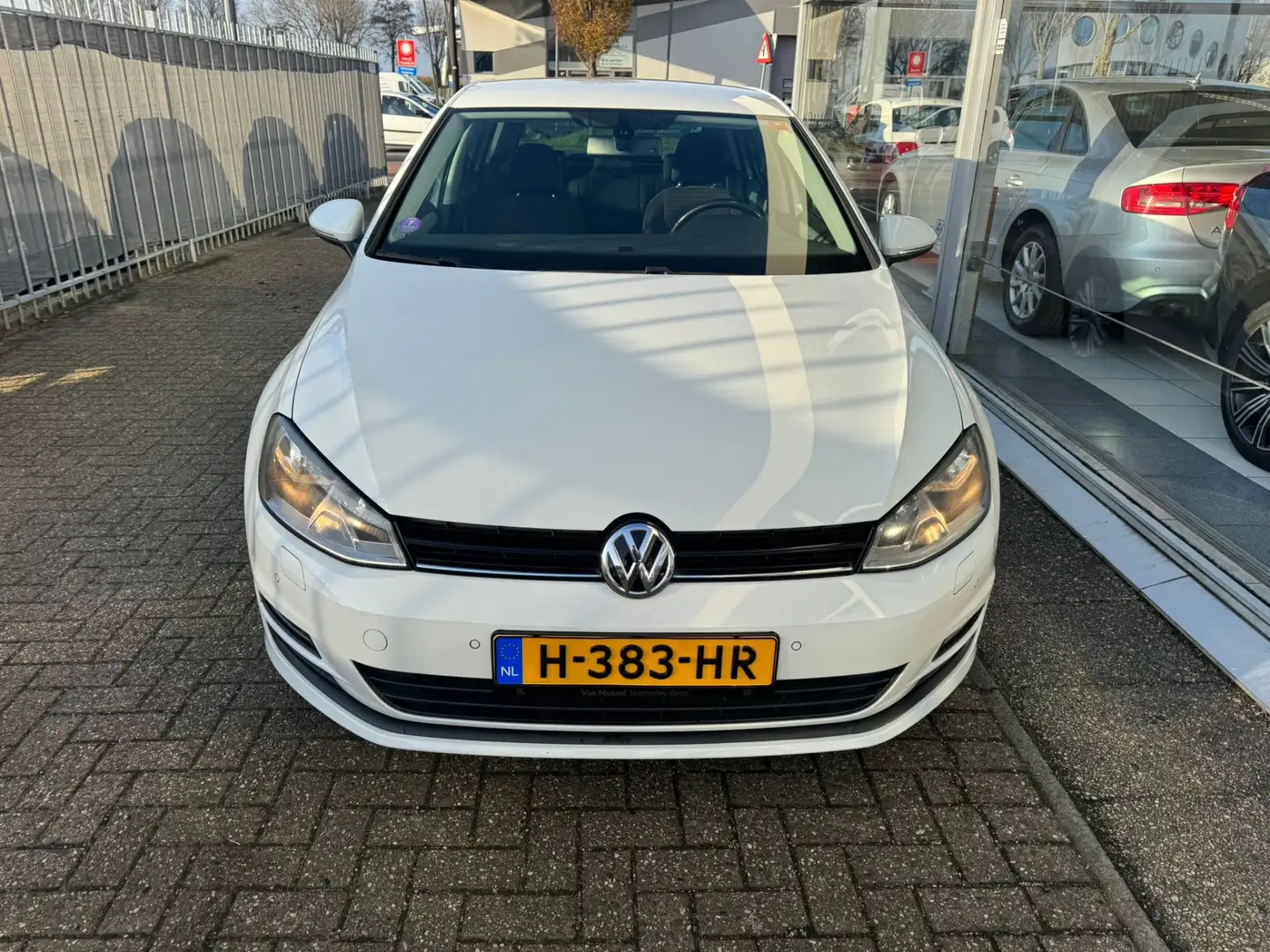 Volkswagen Golf 1.4 TSI Highline | Automaat | Dealer onderhouden | Bianco - 2