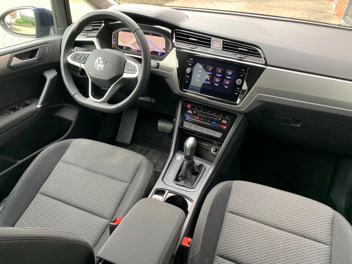 Volkswagen Touran 1.5 TSI 150pk DSG Comfortline | 7 zitplaatsen | Fa Blauw - 2
