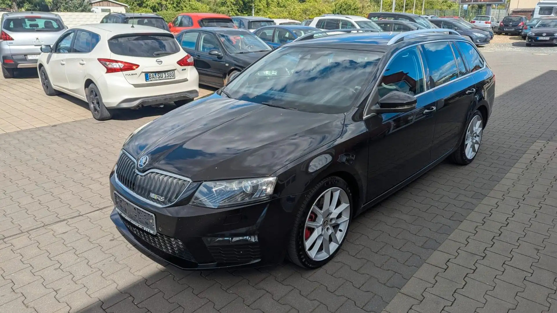 Skoda Octavia 2.0 TDI DSG 4x4 RS Combi Schwarz - 1