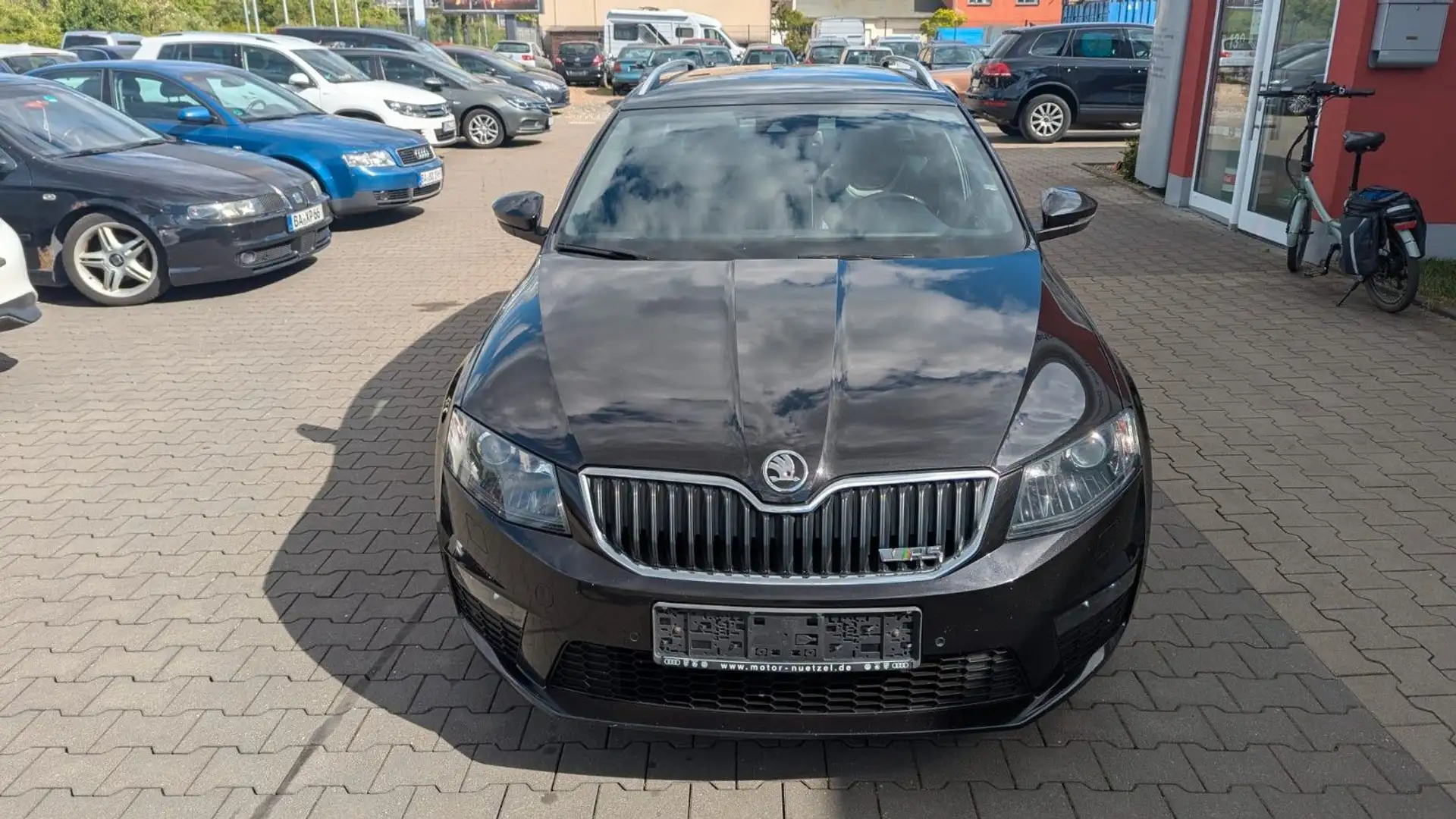 Skoda Octavia 2.0 TDI DSG 4x4 RS Combi Schwarz - 2