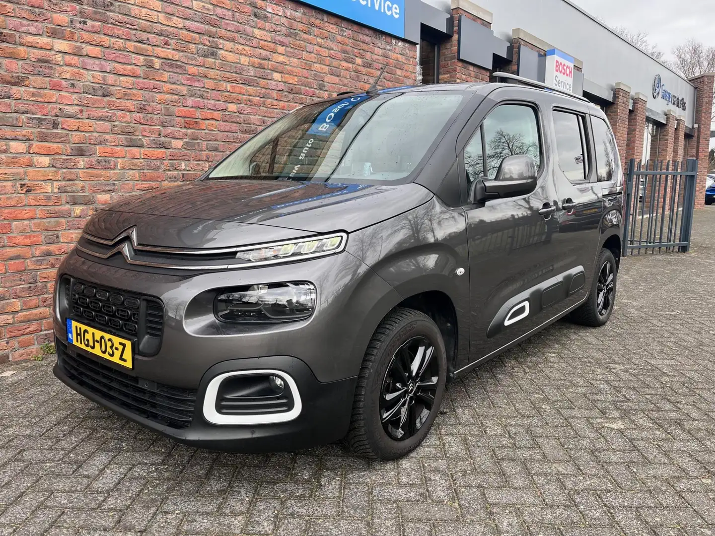 Citroen Berlingo 1.2 PureTech 130PK Shine Automaat Camera PDC Grijs - 1