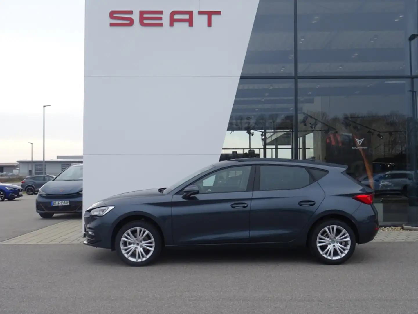 SEAT Leon Leon 1.0 TSI Style Edition 110PS Navi Voll-LED Vir Grau - 1