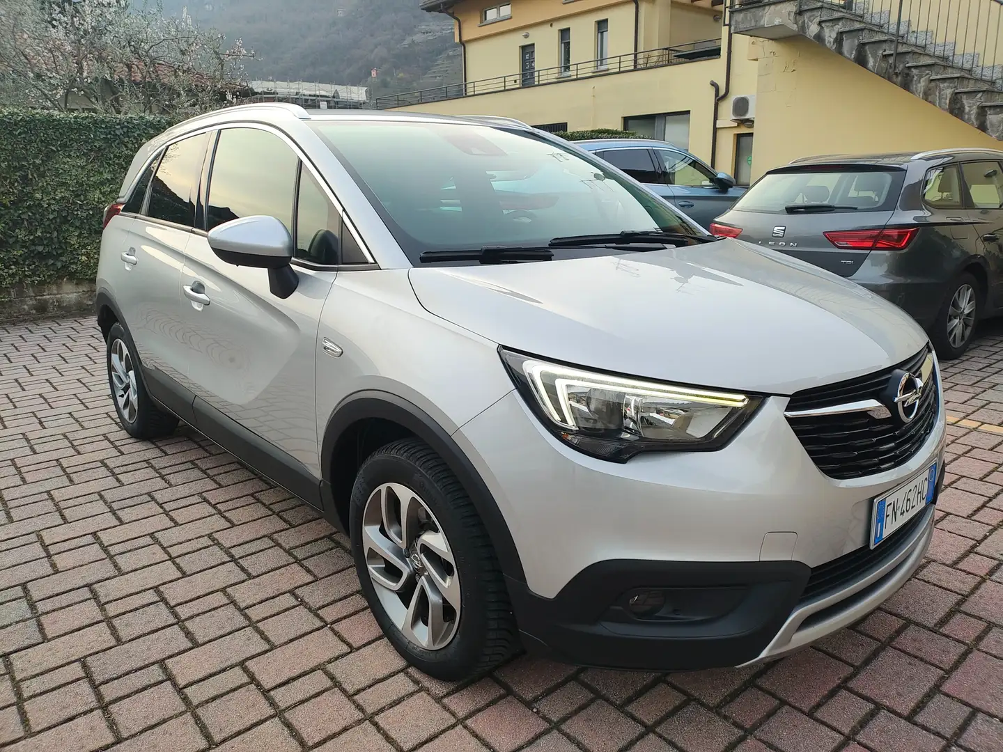 Opel Crossland X Crossland X 1.2 Innovation s Серебристый - 1