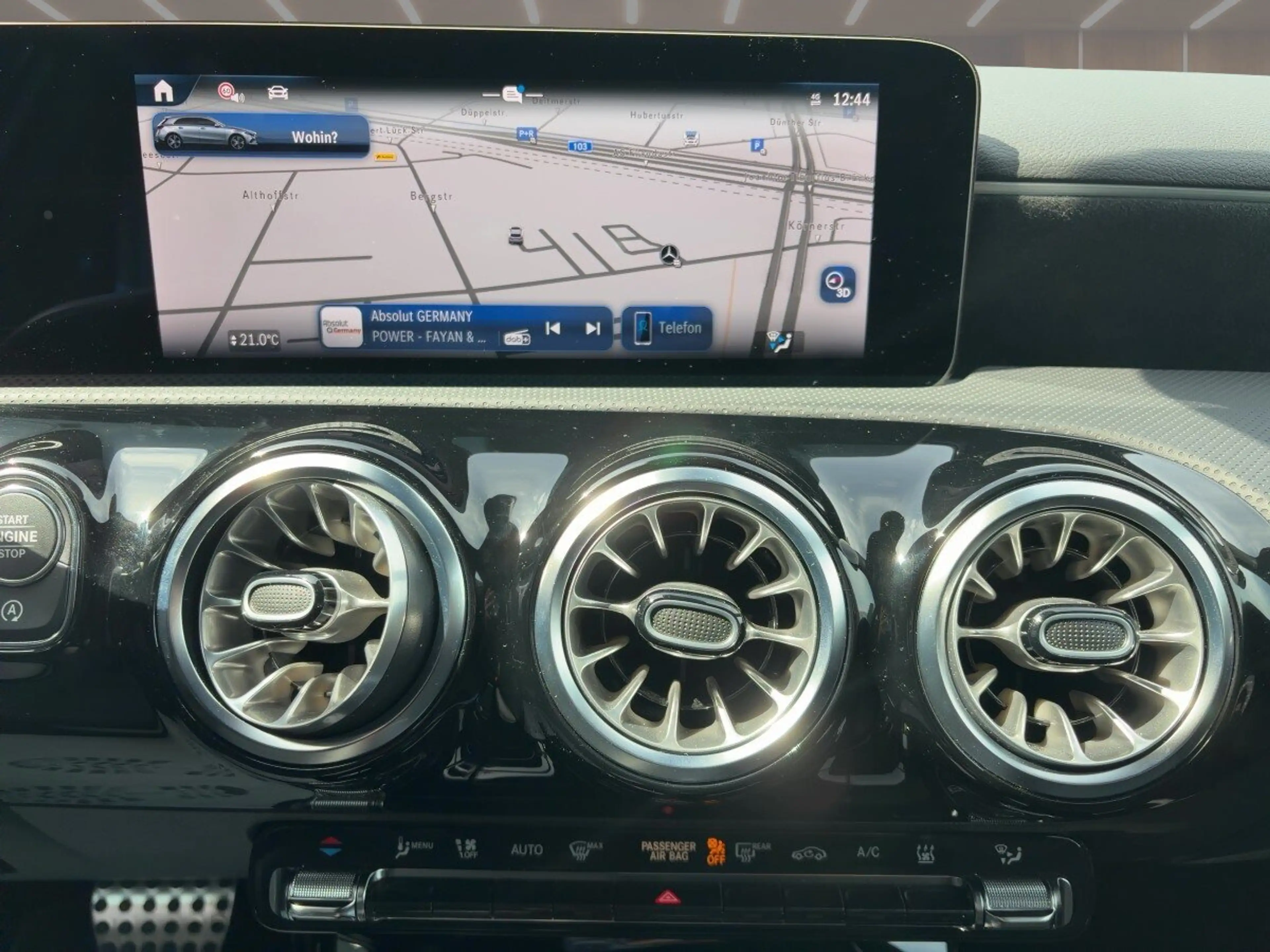 Mercedes-Benz A 220 A 220d Kompaktlimousine AMG-LINE+NIGHT+DISTR.+LED — photo 10